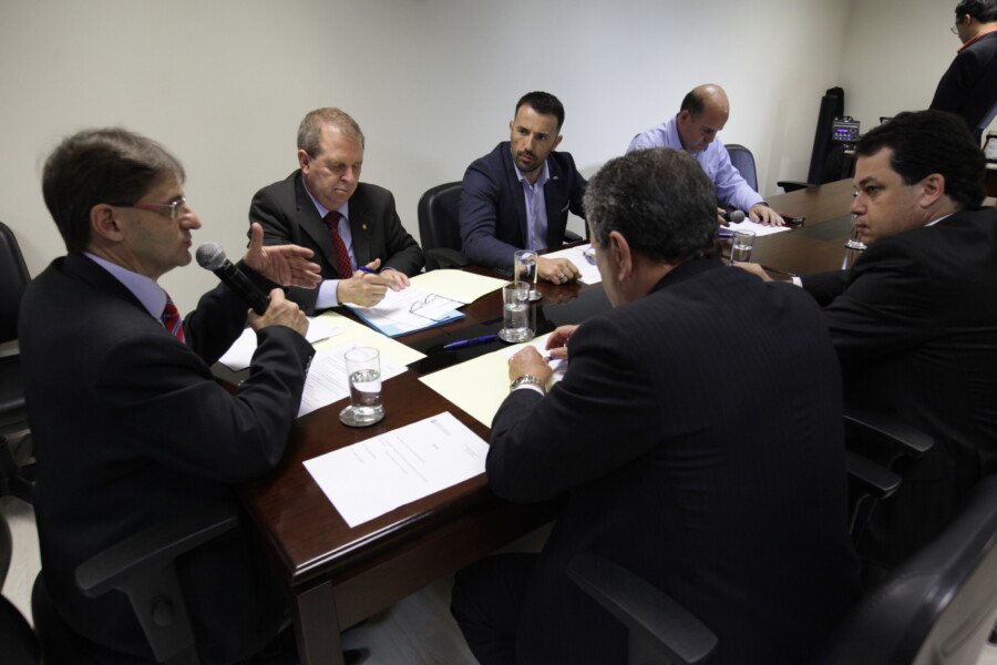 Deputado Neodi Saretta no comando da Comissão de Pesca e Aquicultura