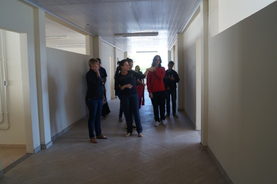 Visita foi acompanhada por professores, pais e alunos da Escola de Educação Básica São Miguel. FOTOS: Divulgação