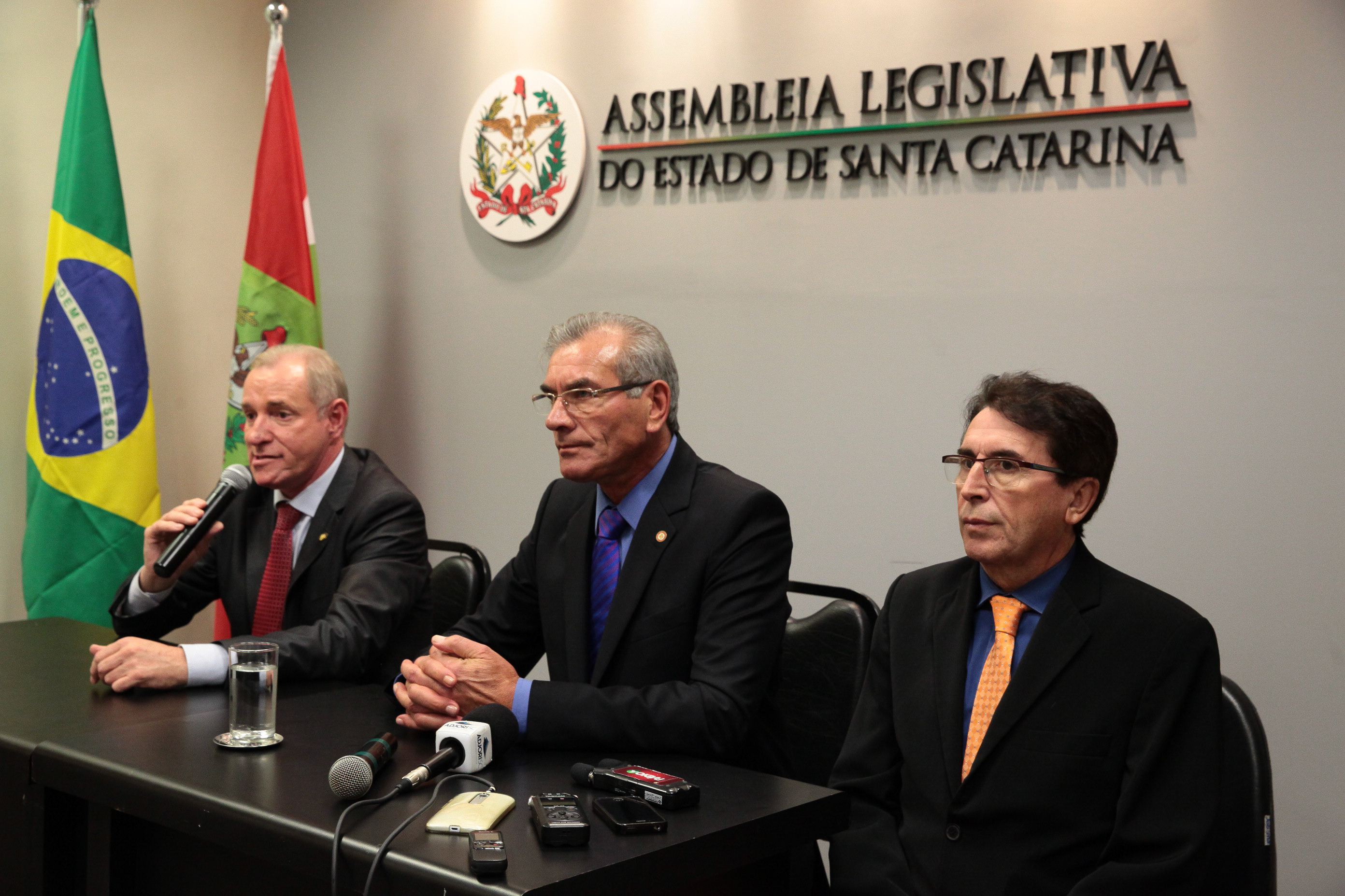 Deputado Aldo Schneider (PMDB), Deputado Silvio Dreveck (PP)  e Deputado Antônio Aguiar (PMDB)
