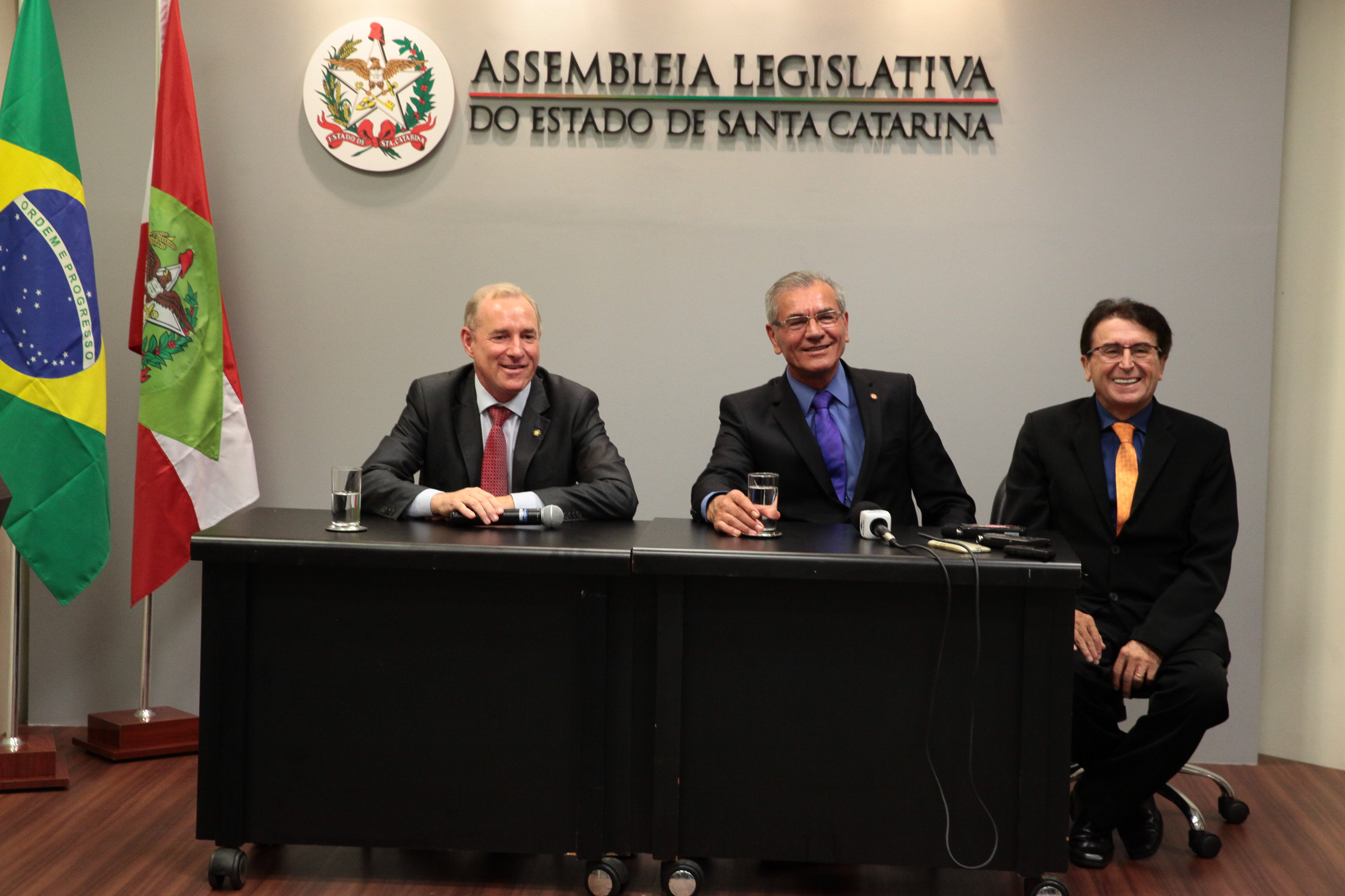 Deputado Aldo Schneider (PMDB), Deputado Silvio Dreveck (PP)  e Deputado Antônio Aguiar (PMDB)