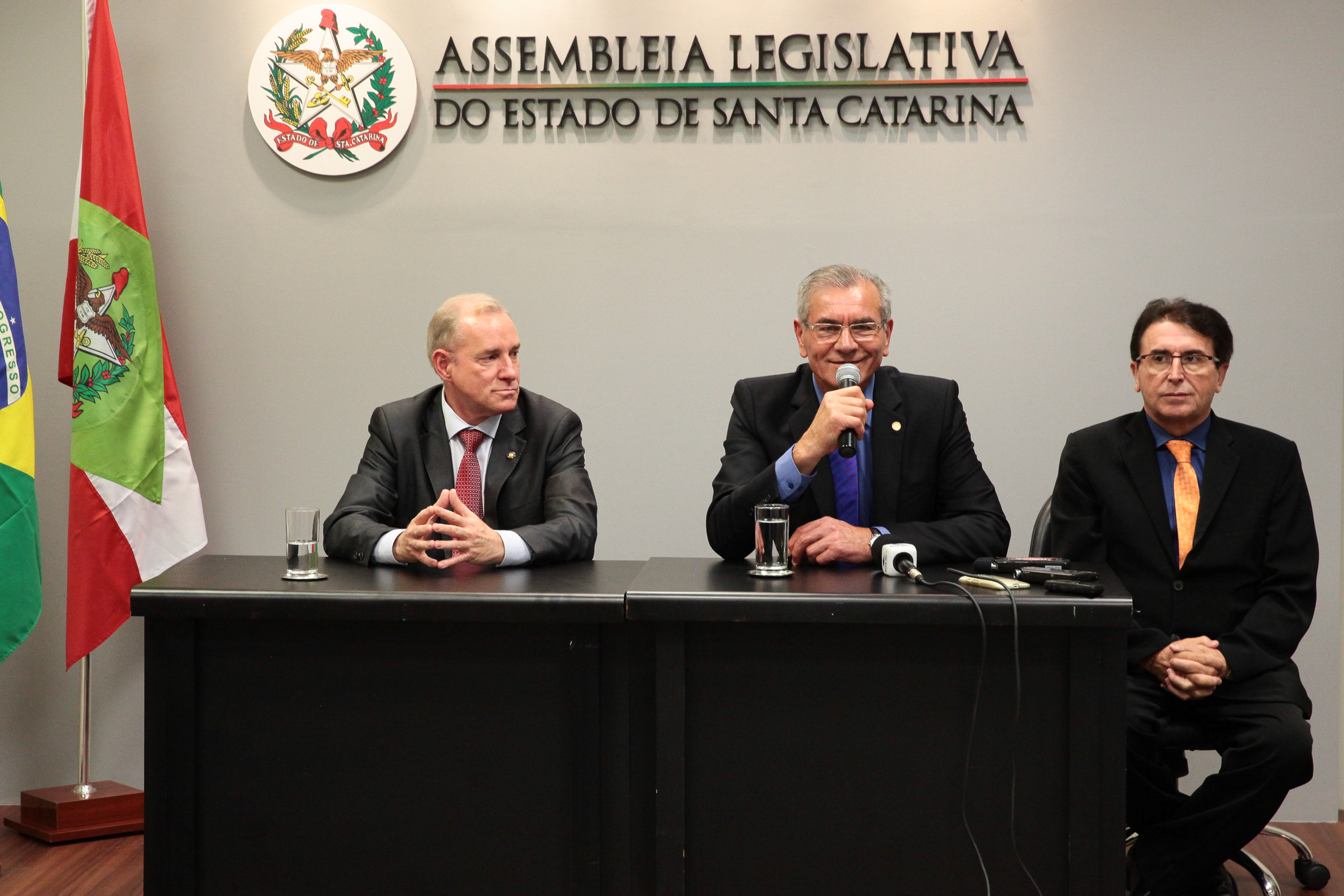 Deputado Aldo Schneider (PMDB), Deputado Silvio Dreveck (PP)  e Deputado Antônio Aguiar (PMDB)