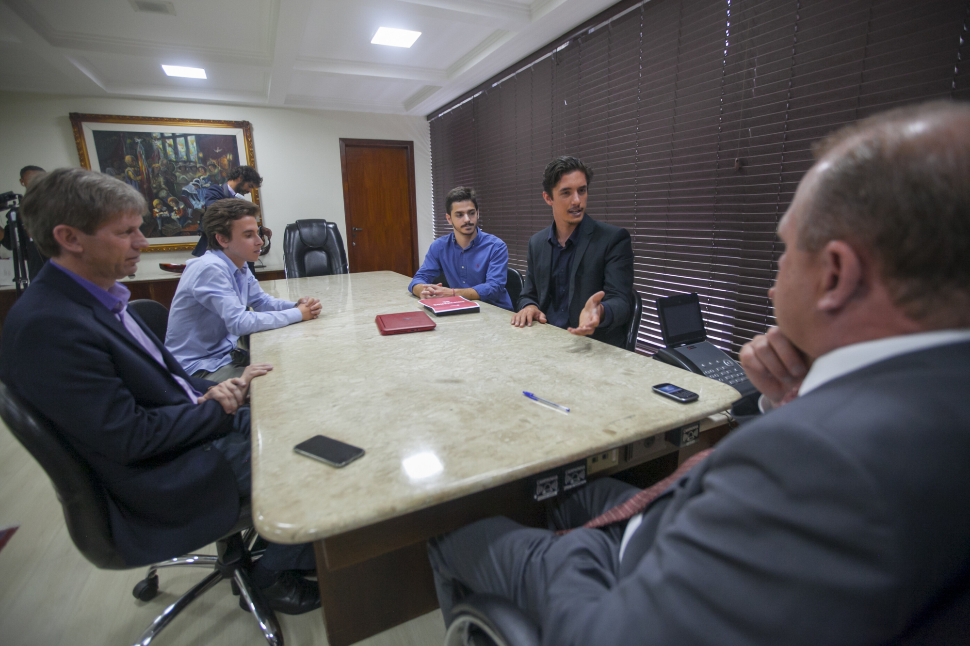 Jovens empreendedores agradecem apoio da Alesc em evento mundial