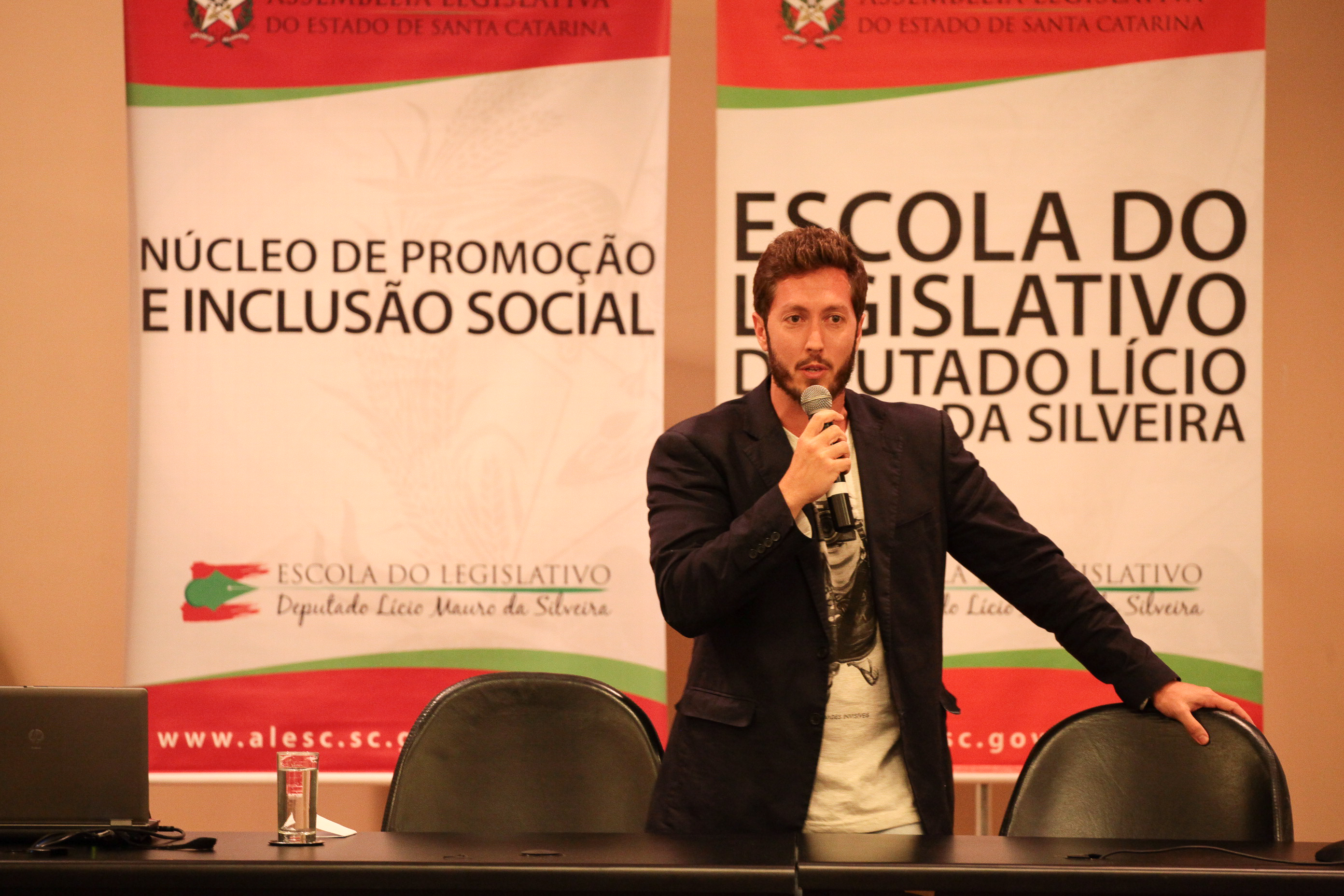 IIº Seminário Estadual de Práticas Exitosas na área da criança e do adolescente. Samuel Schimidt dos Santos.