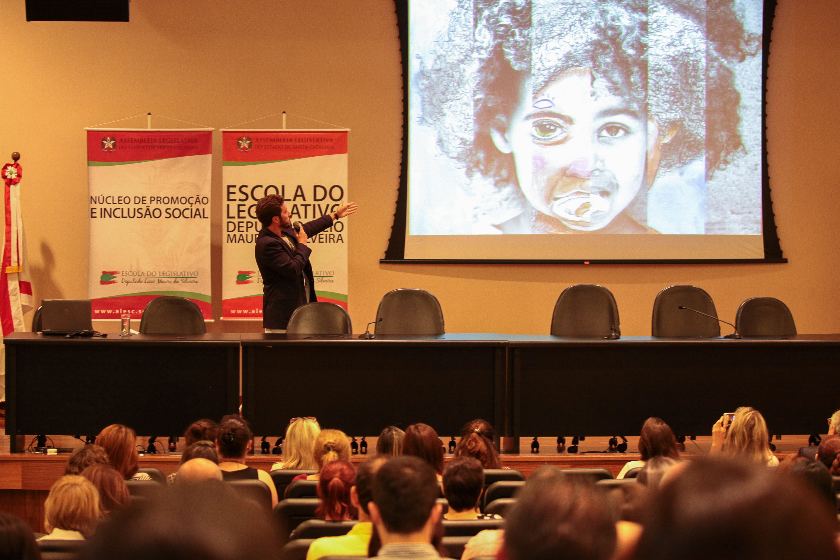 IIº Seminário Estadual de Práticas Exitosas na área da criança e do adolescente. Samuel Schimidt dos Santos.