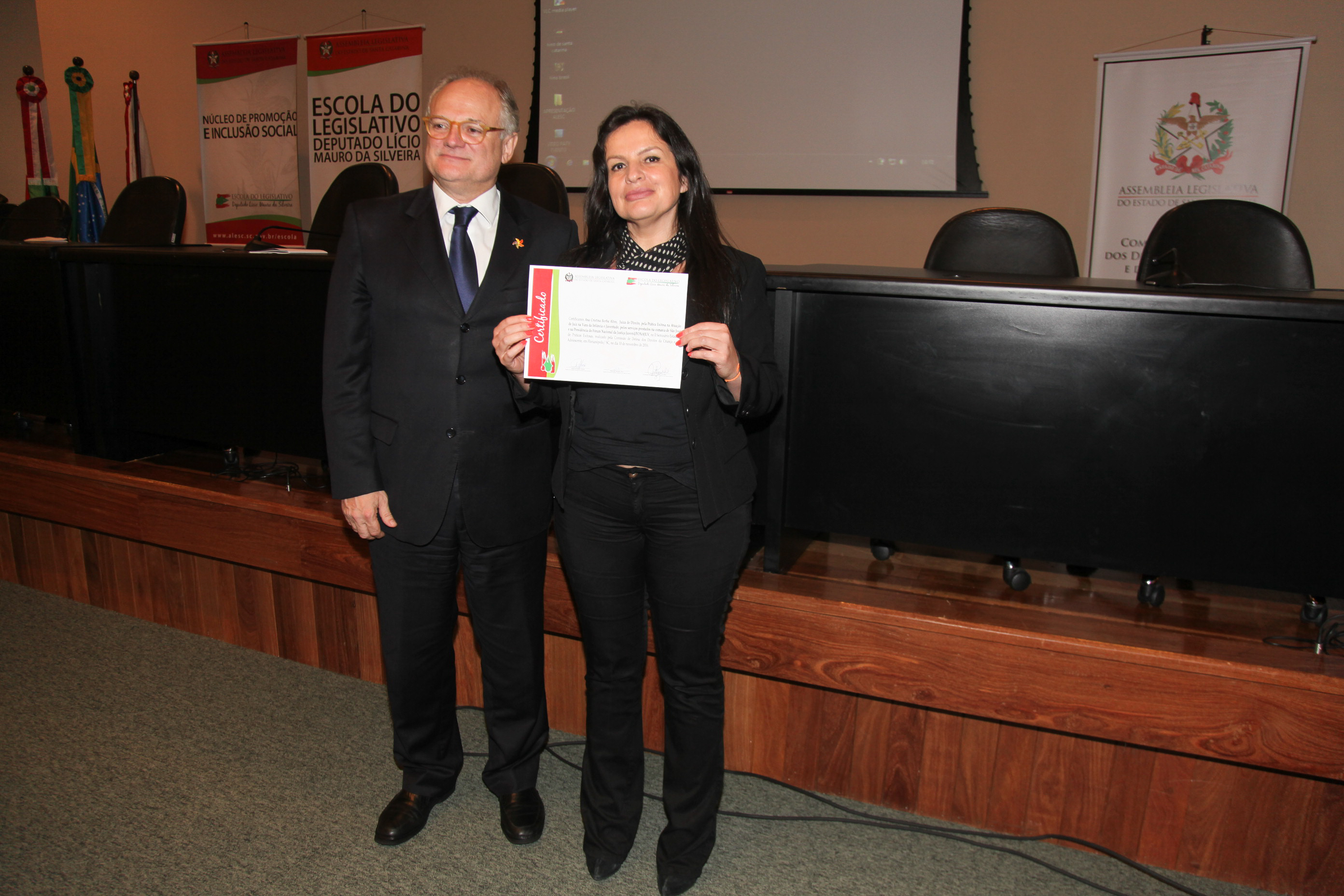 IIº Seminário Estadual de Práticas Exitosas na área da criança e do adolescente. Juiza, Ana Cristima Borba Alves.