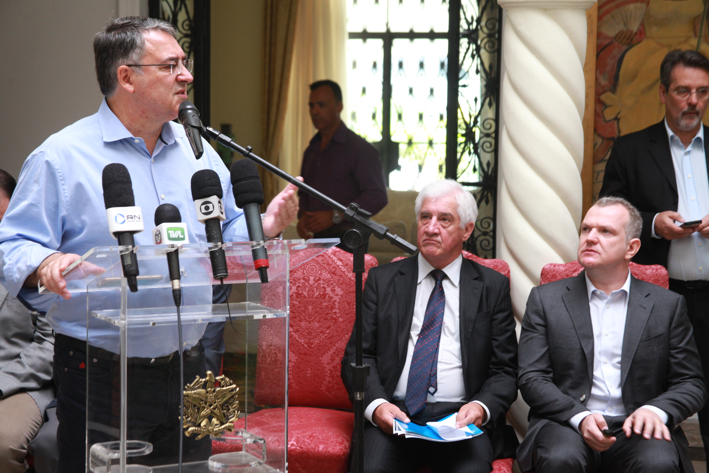 Coletiva de Imprensa com Governador Raimundo Colombo.