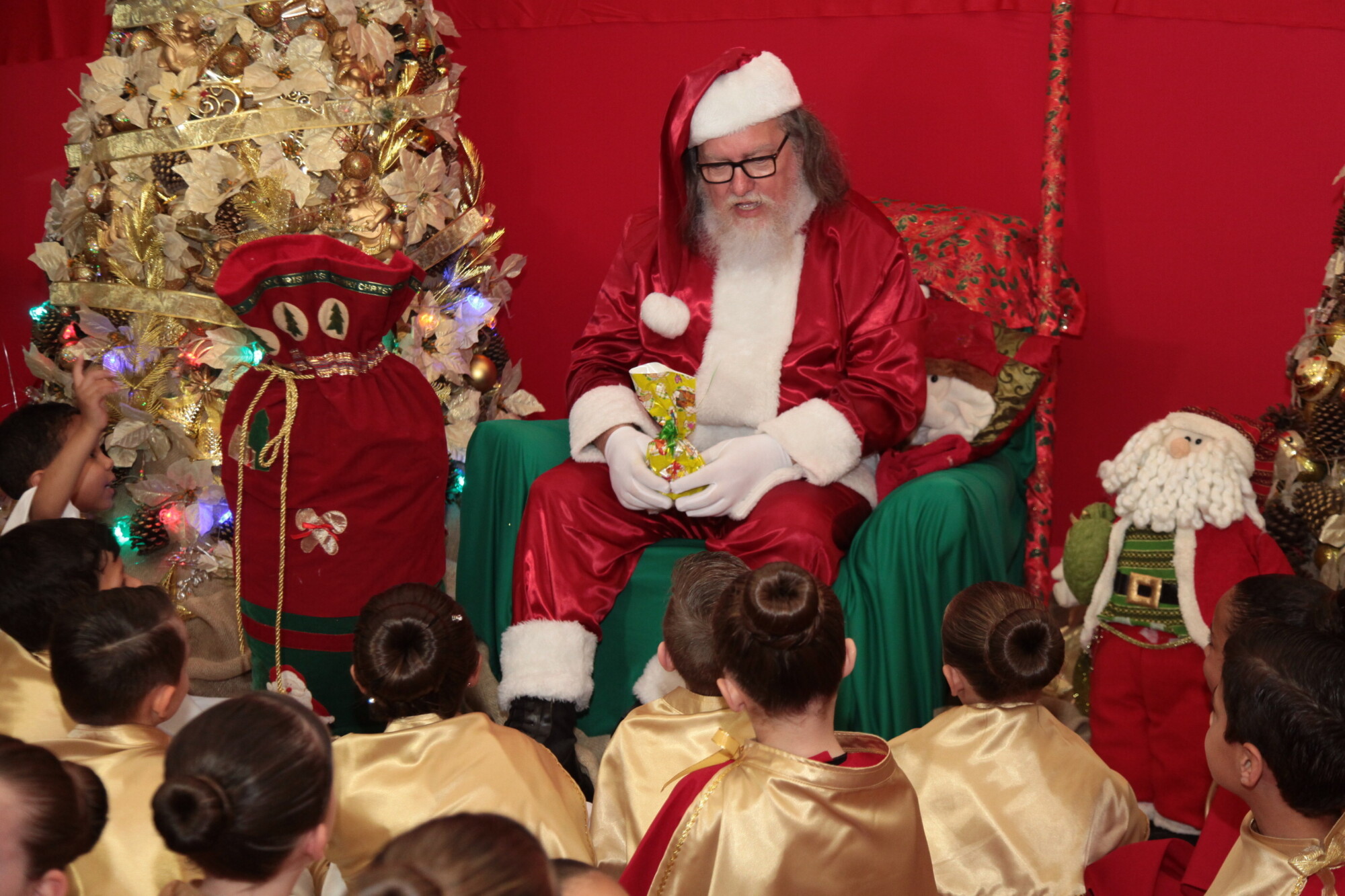 Cartas para Papai Noel já estão disponíveis para adoção nos Correios