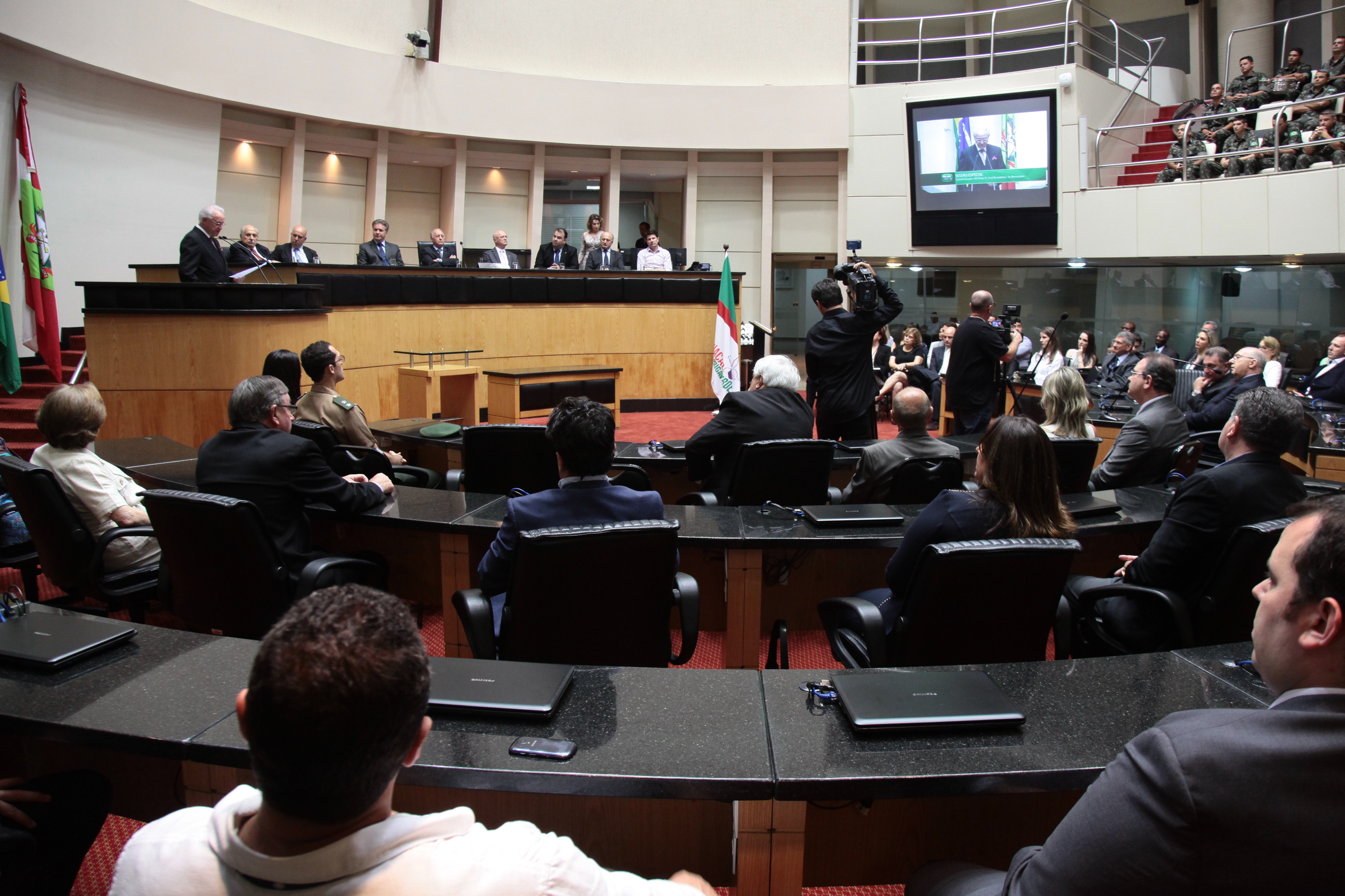 Sessão Especial em comemoração do centenário do Sr. Saul Brandalise - in memoriam e dos 34 anos da TV Barriga Verde.