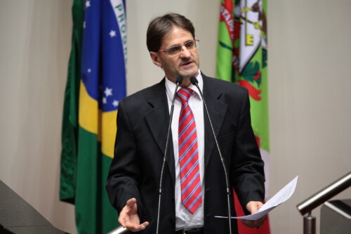 Saretta pede aumento no quadro de servidores do Instituto Médico Legal