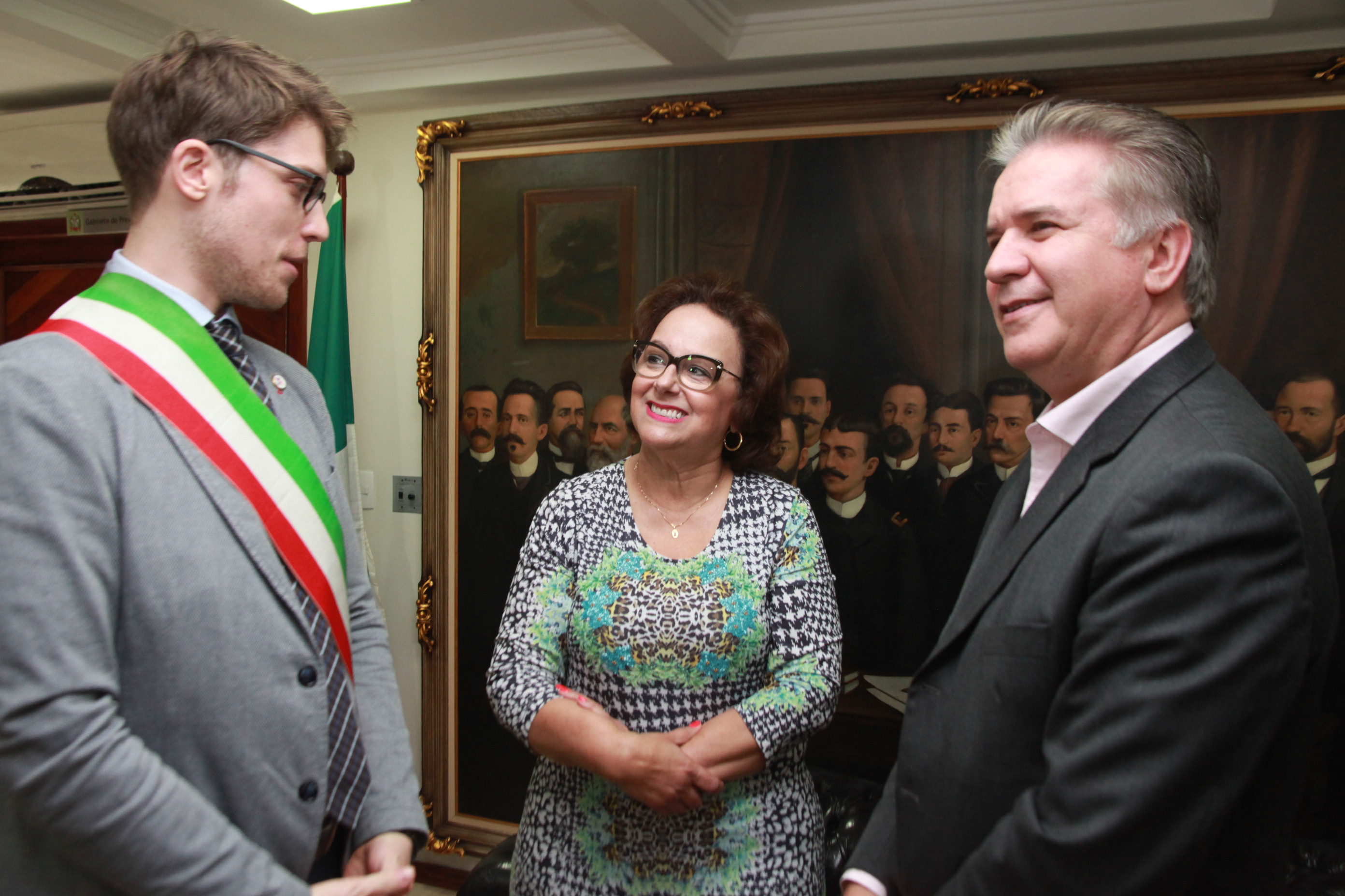 Deputada Dirce Heiderscheidt Recebe Comitiva Italiana em Visita à Alesc.