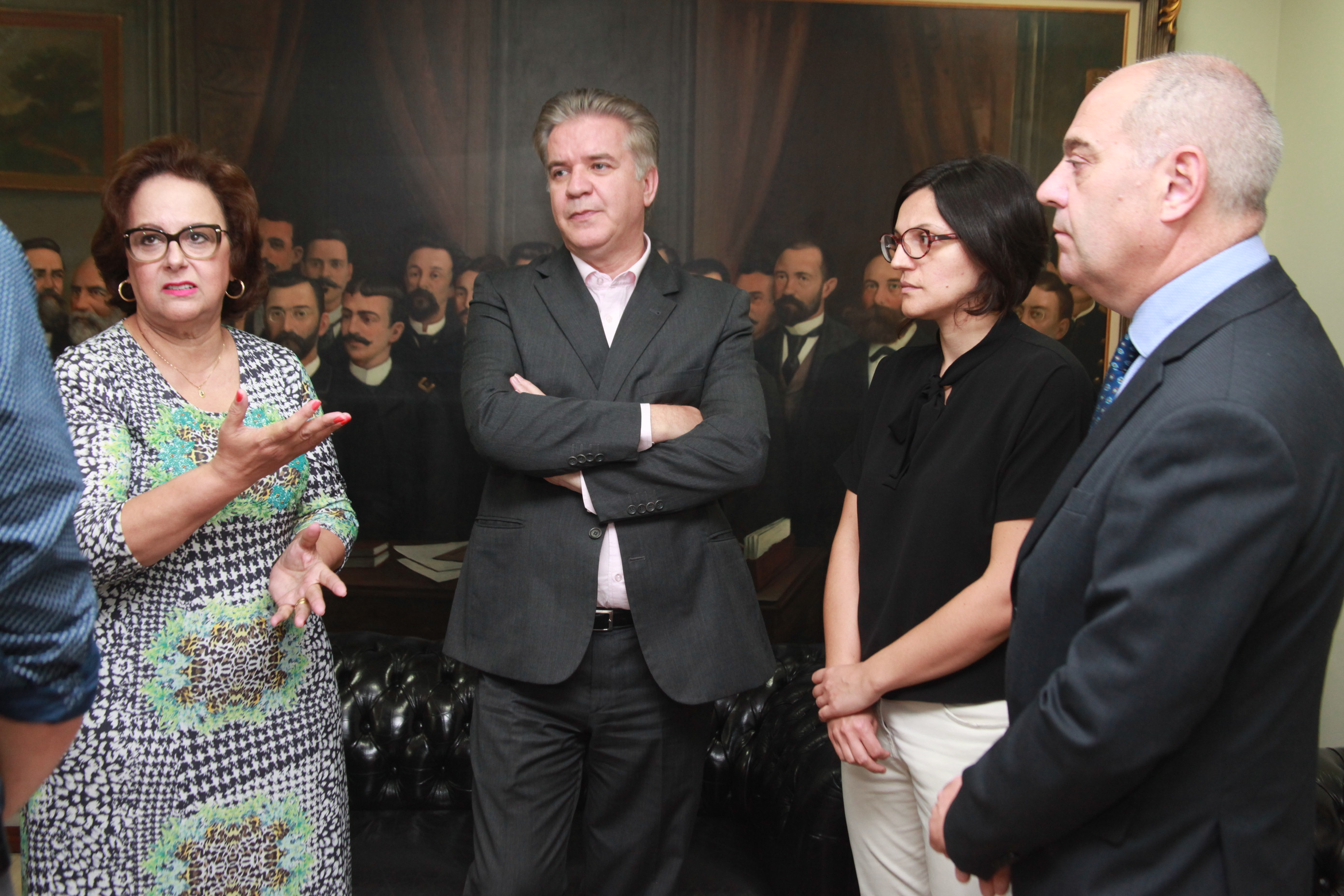 Deputada Dirce Heiderscheidt Recebe Comitiva Italiana em Visita à Alesc.