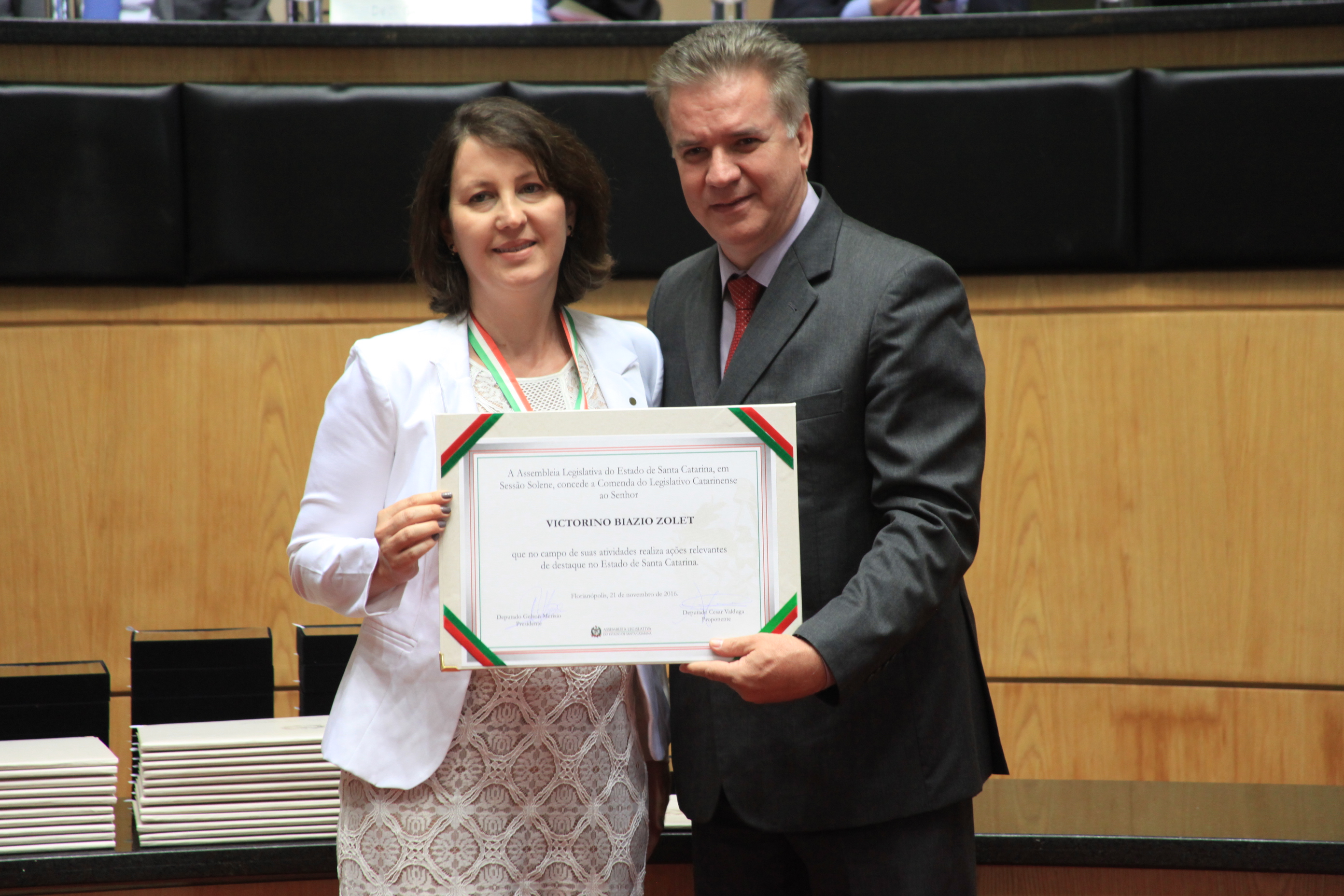 Homenageados na Solenidade de concessão da Comenda do Legislativo Catarinense.