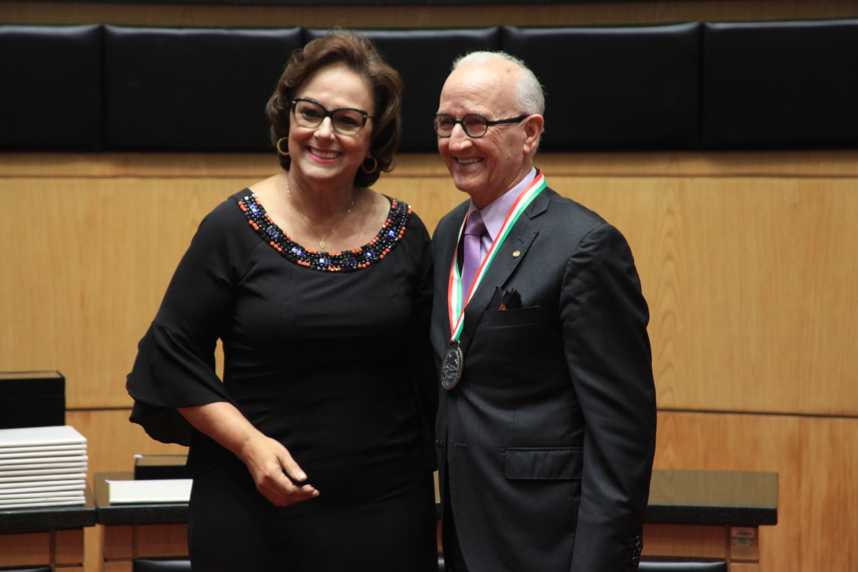 Homenageados na Solenidade de concessão da Comenda do Legislativo Catarinense.