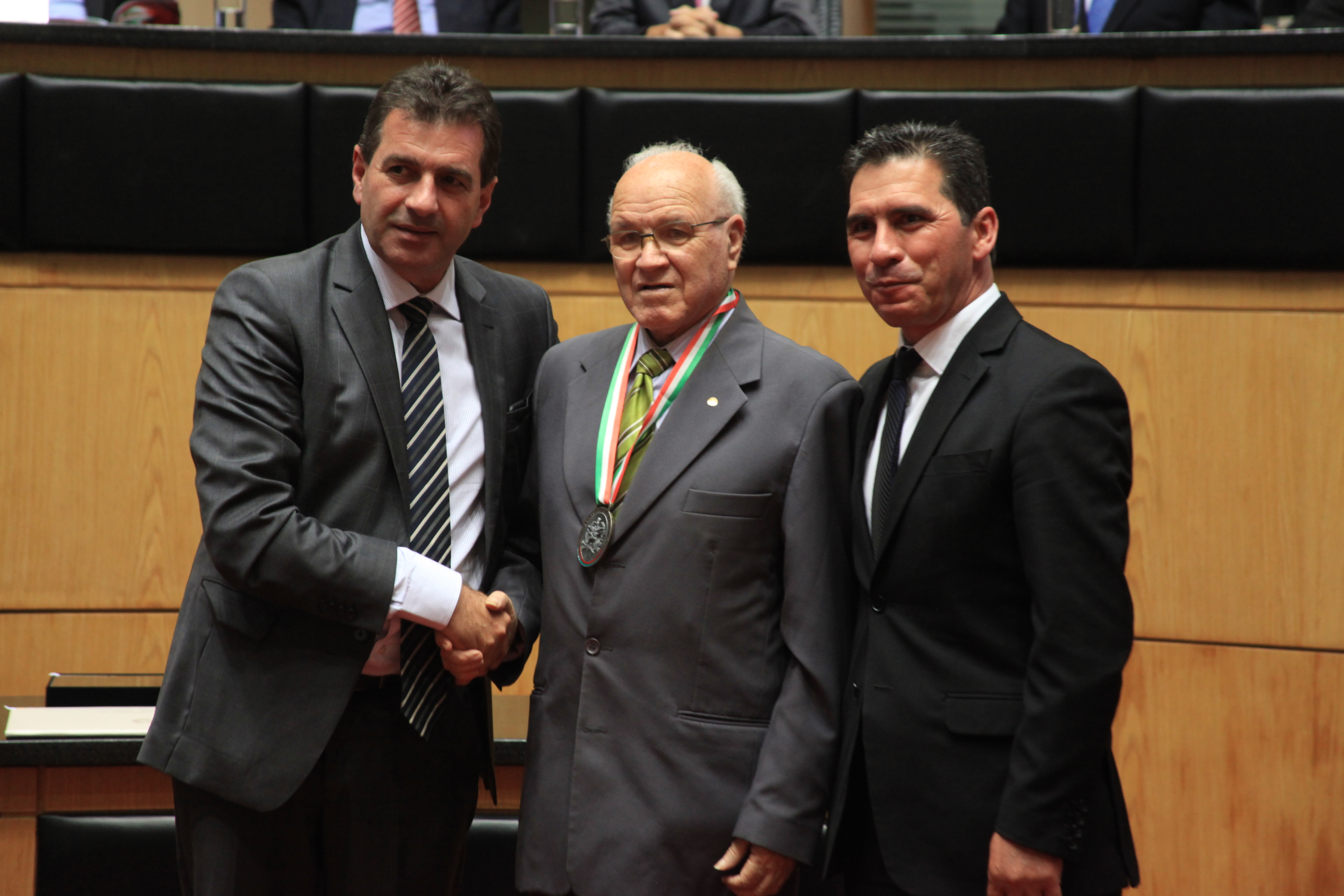 Homenageados na Solenidade de concessão da Comenda do Legislativo Catarinense.