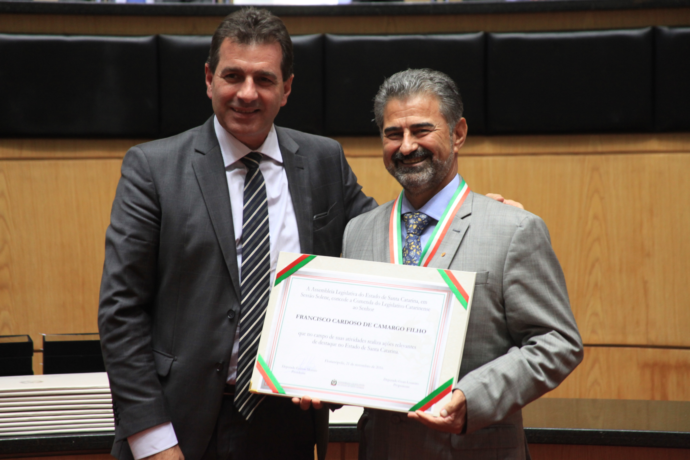 Homenageados na Solenidade de concessão da Comenda do Legislativo Catarinense.