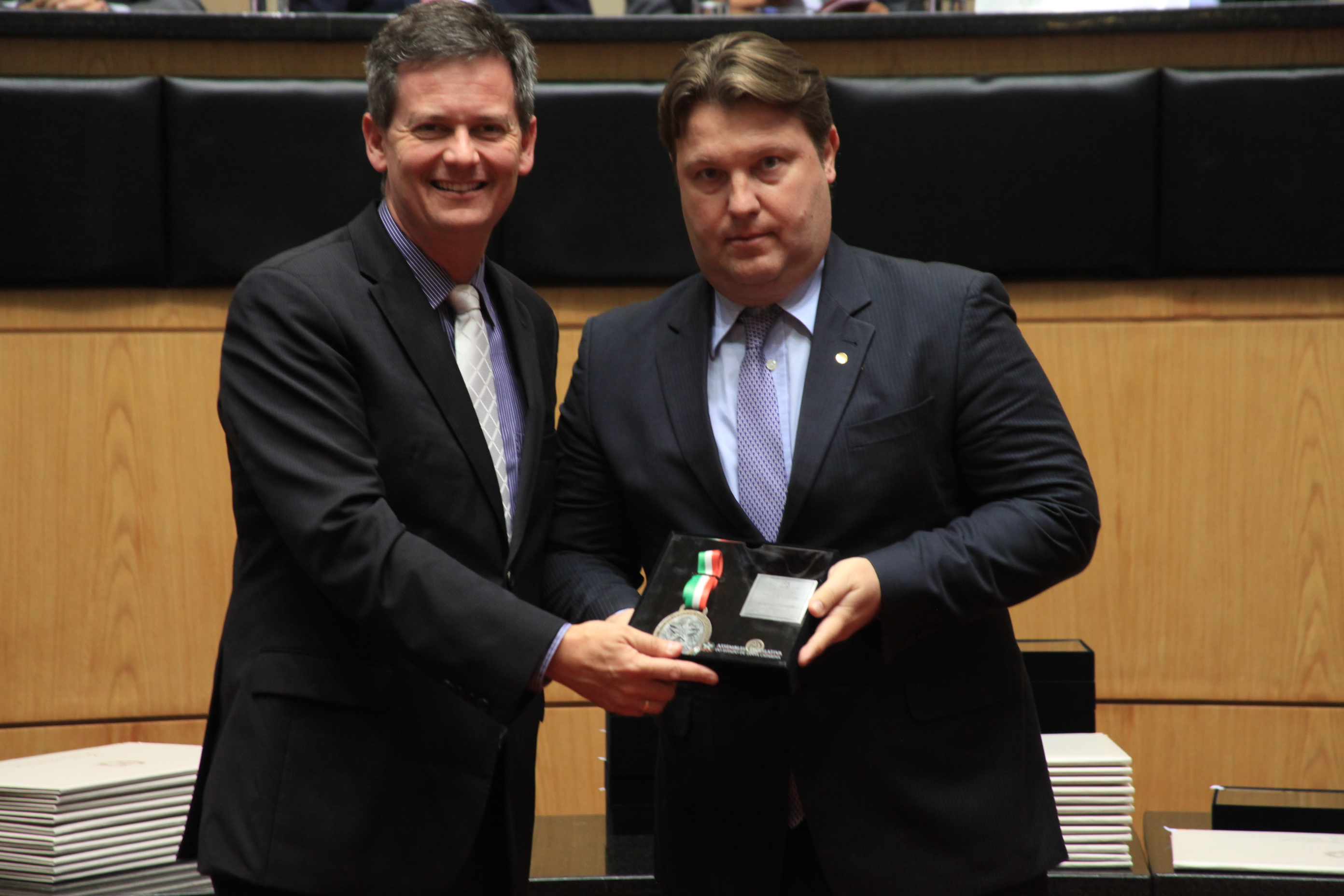 Homenageados na Solenidade de concessão da Comenda do Legislativo Catarinense.