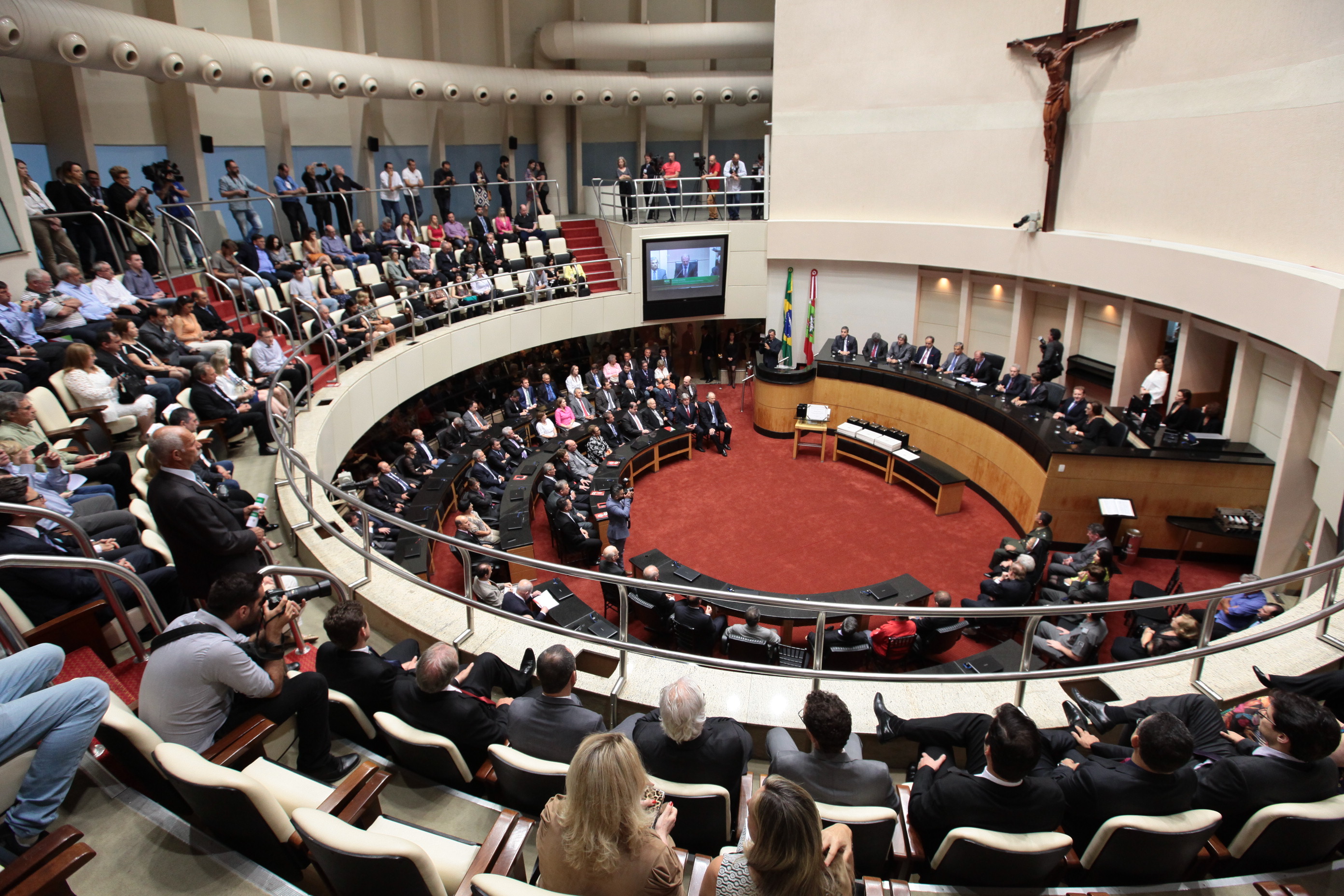 Solenidade de concessão da Comenda do Legislativo Catarinense