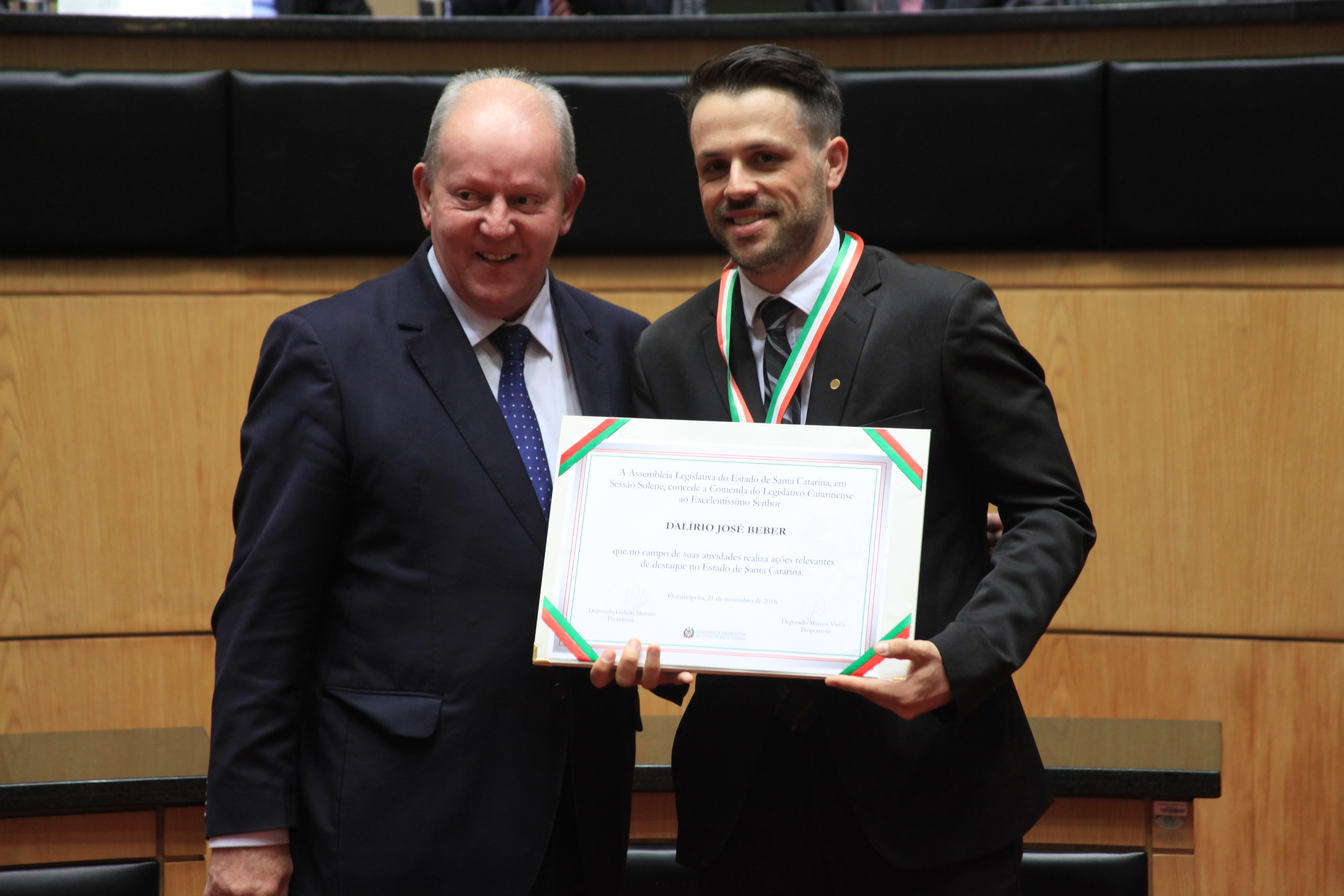 Homenageados na Solenidade de concessão da Comenda do Legislativo Catarinense.