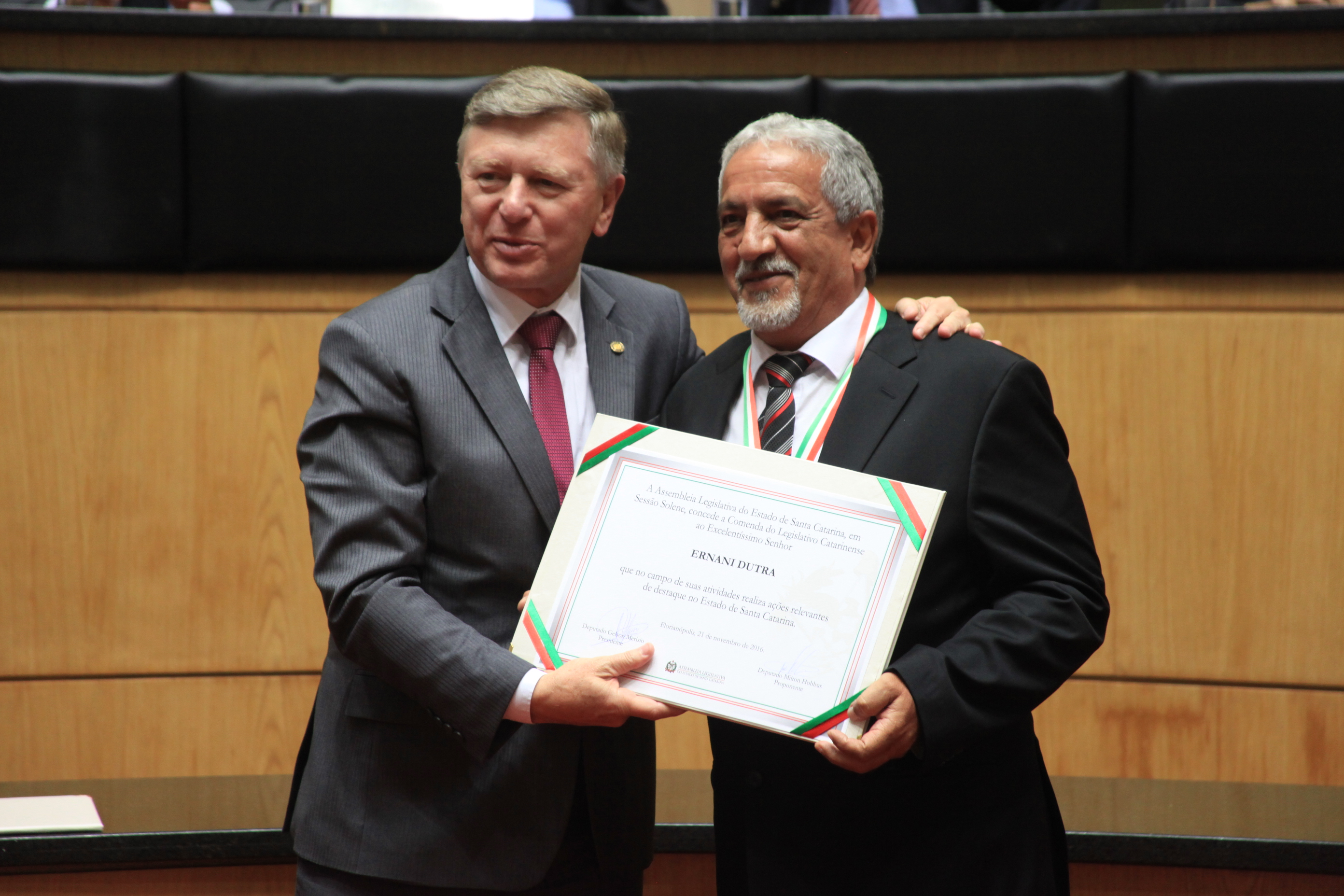 Homenageados na Solenidade de concessão da Comenda do Legislativo Catarinense.