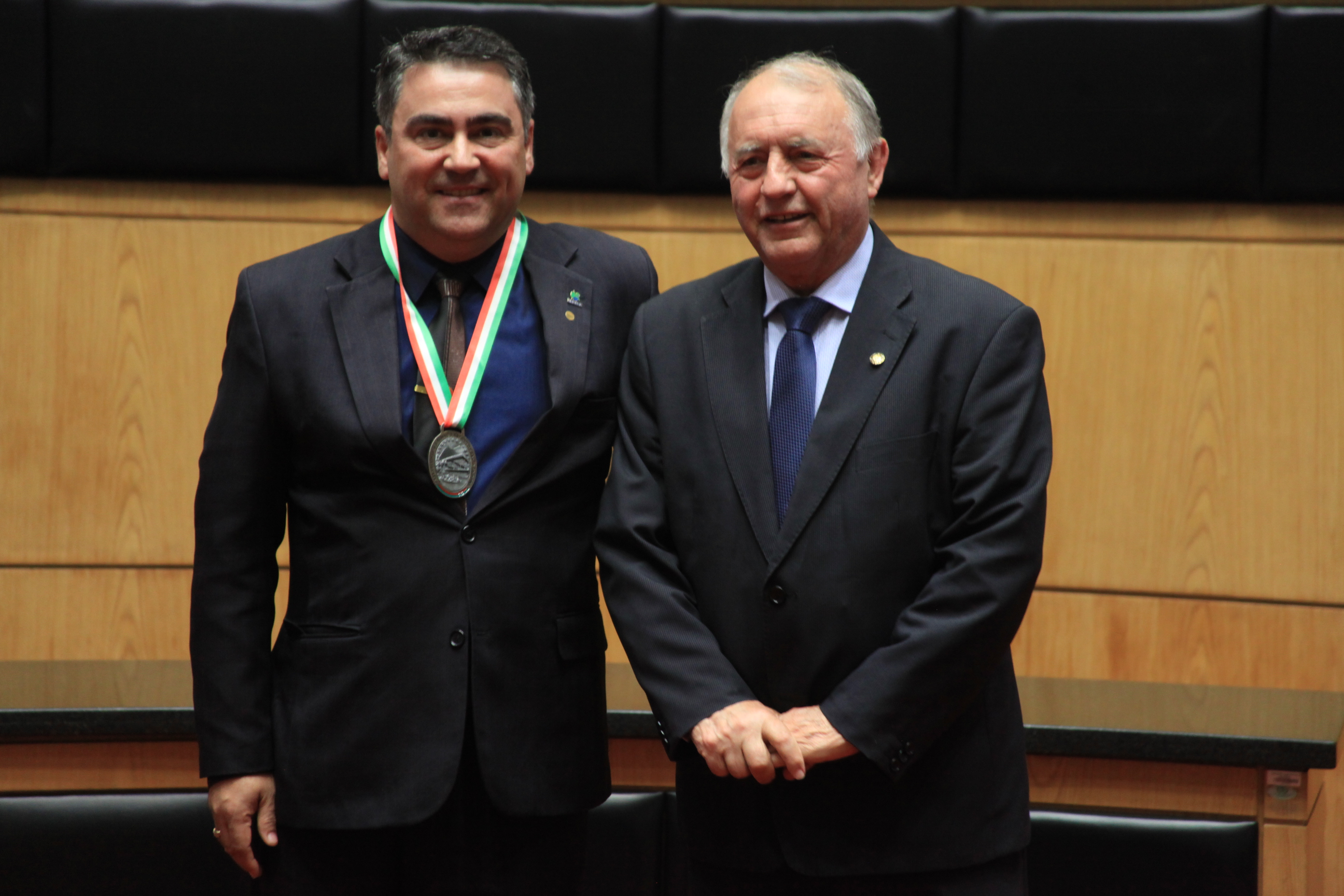 Homenageados na Solenidade de concessão da Comenda do Legislativo Catarinense.