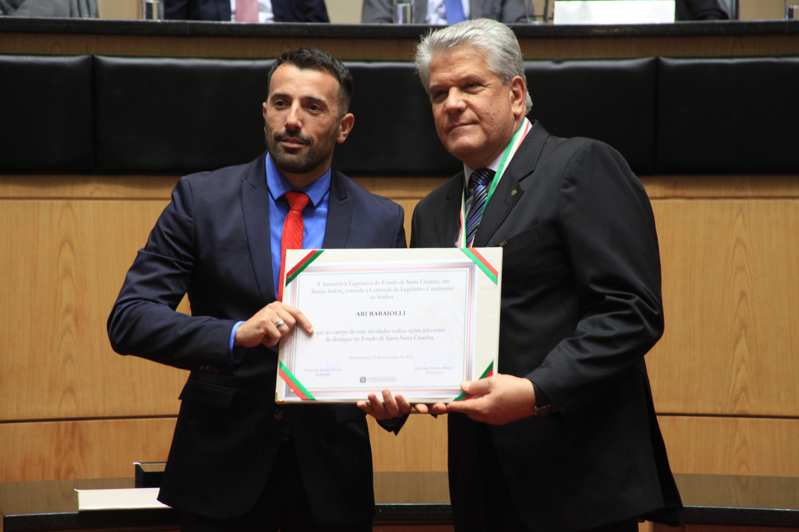 Homenageados na Solenidade de concessão da Comenda do Legislativo Catarinense.