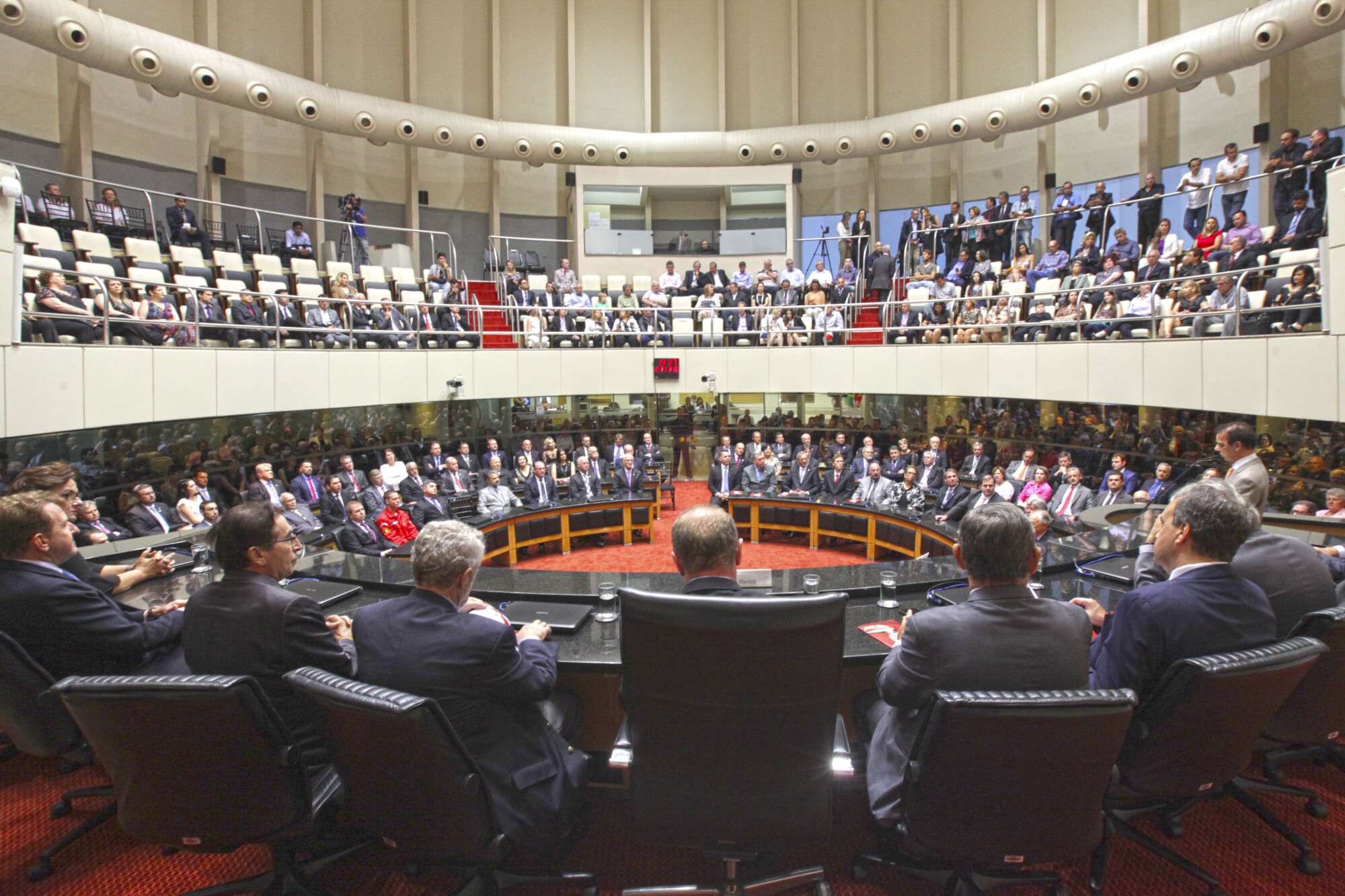 Reconhecimentos e agradecimentos na entrega da Comenda do Legislativo