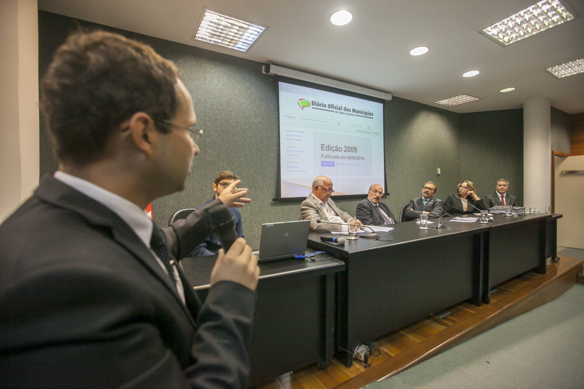 Entidades buscam consenso sobre PEC dos atos públicos municipais