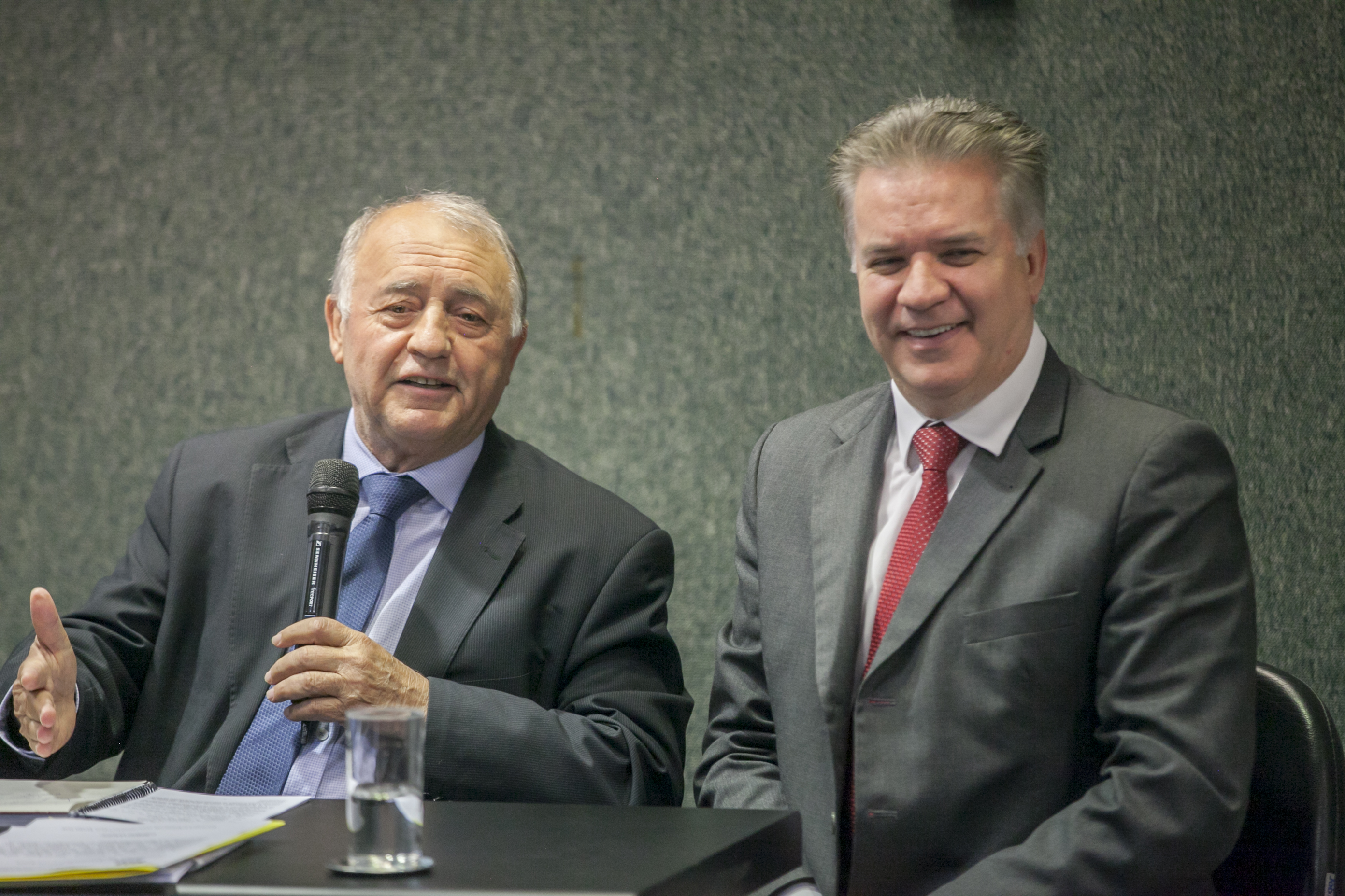 Deputado Natalino Lazare (PR) e Deputado César Valduga (PCdoB) - Audiência Pública da Comissão de Trabalho Administração e Serviços Públicos