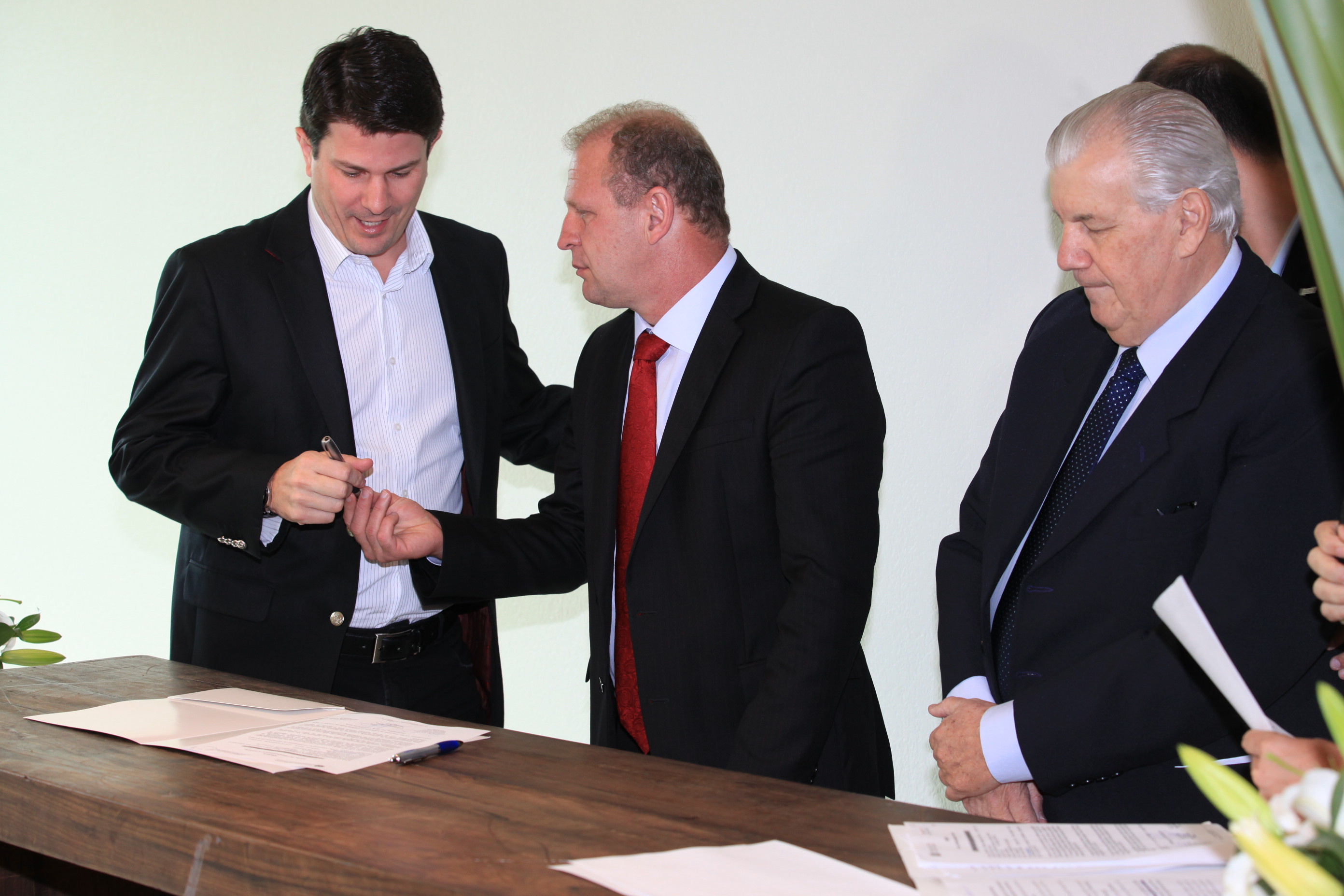 Assinatura de Convênio entre Acaert e Alesc.