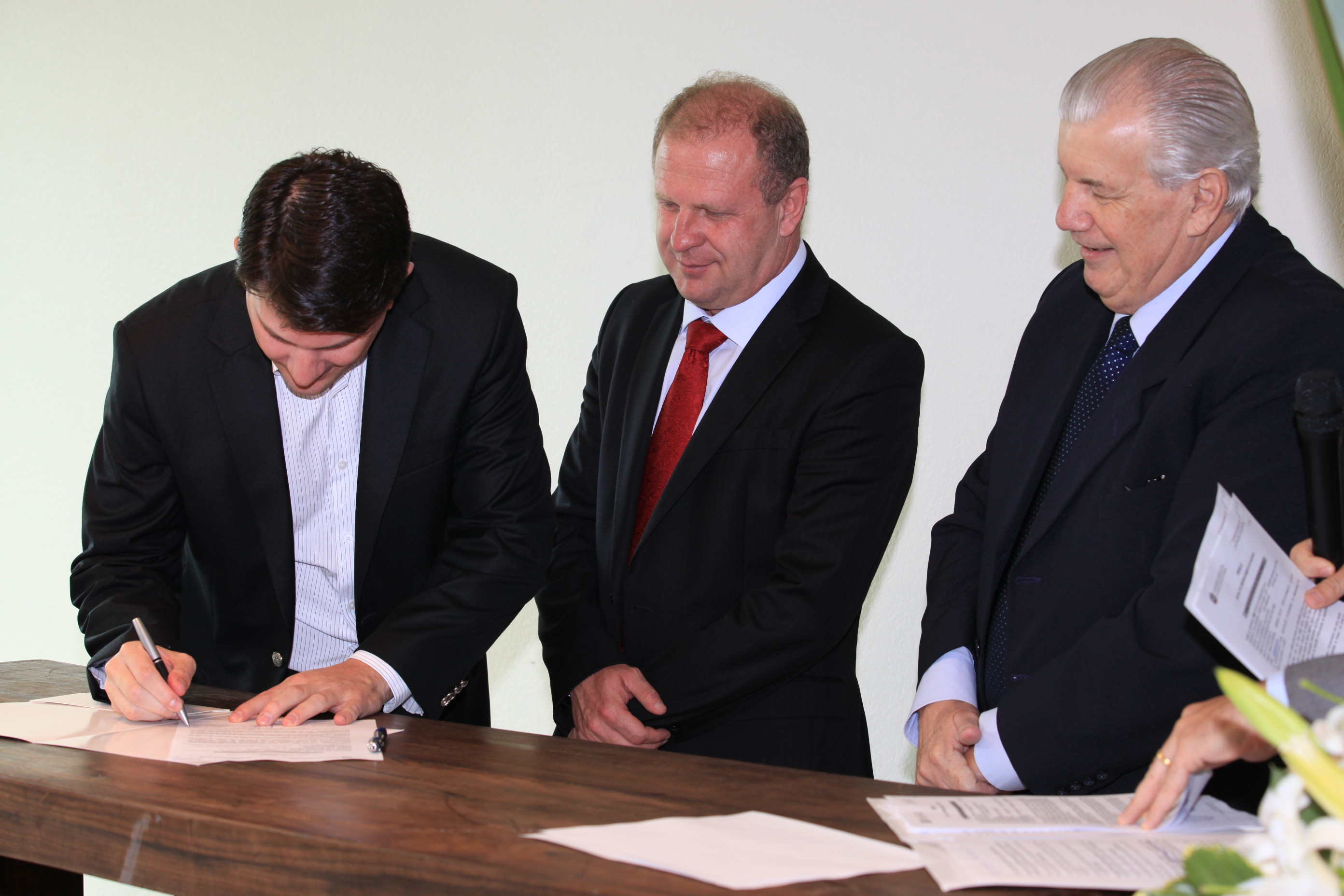 Assinatura de Convênio entre Acaert e Alesc.