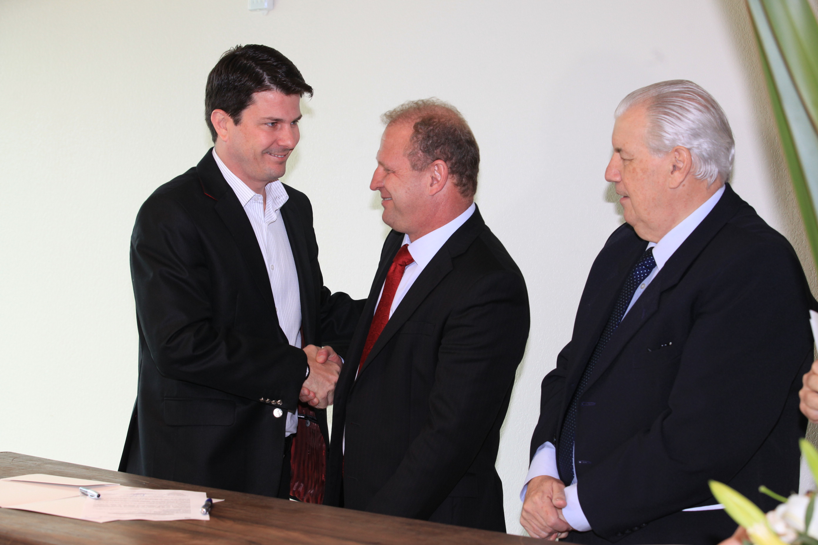 Assinatura de Convênio entre Acaert e Alesc.