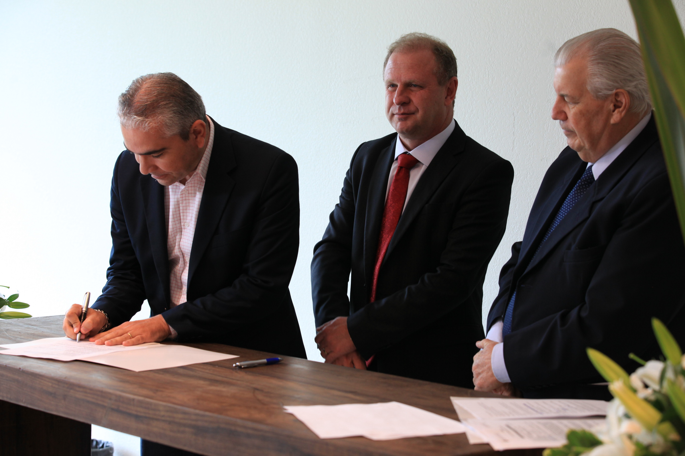 Assinatura de Convênio entre Acaert e Alesc.