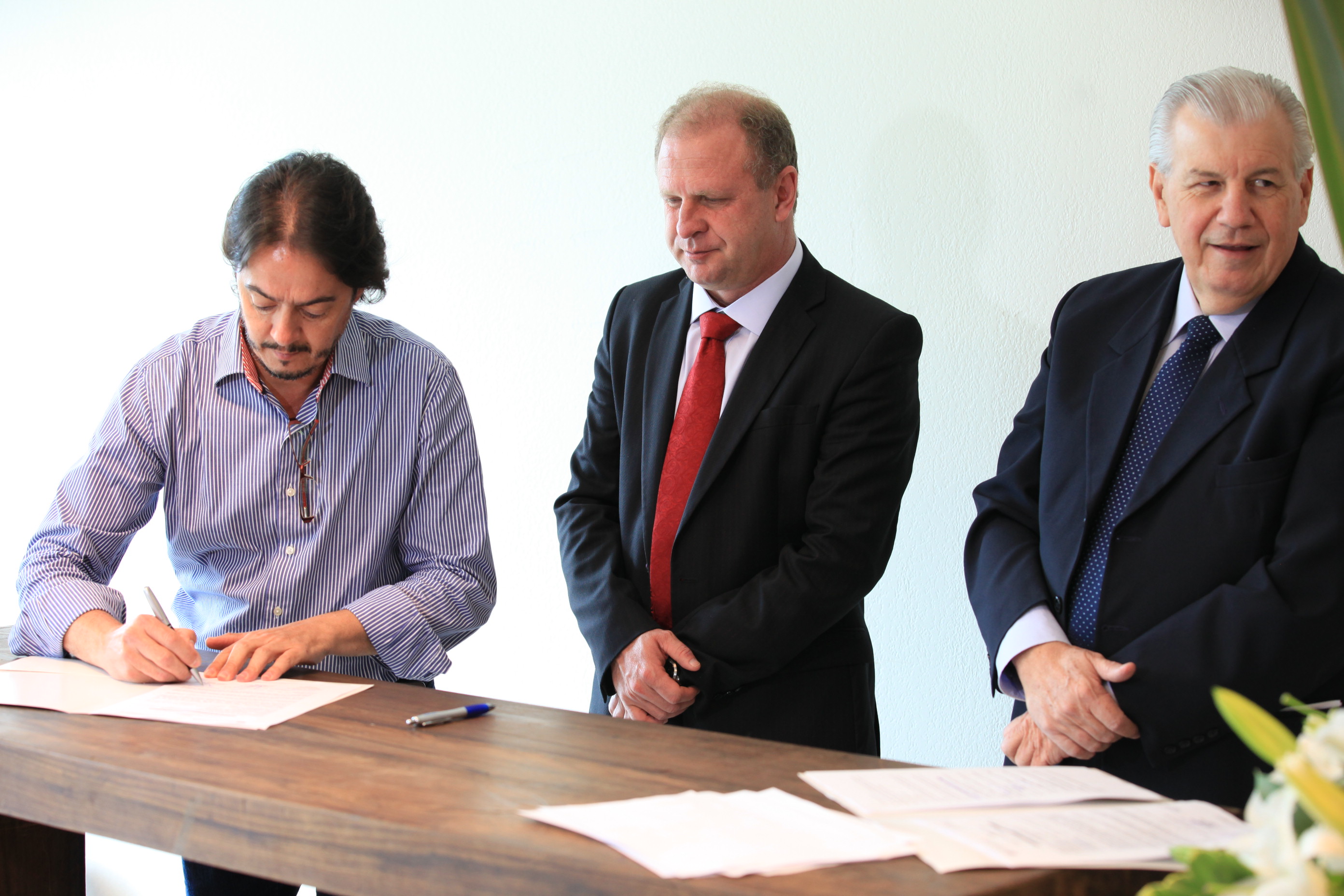 Assinatura de Convênio entre Acaert e Alesc.