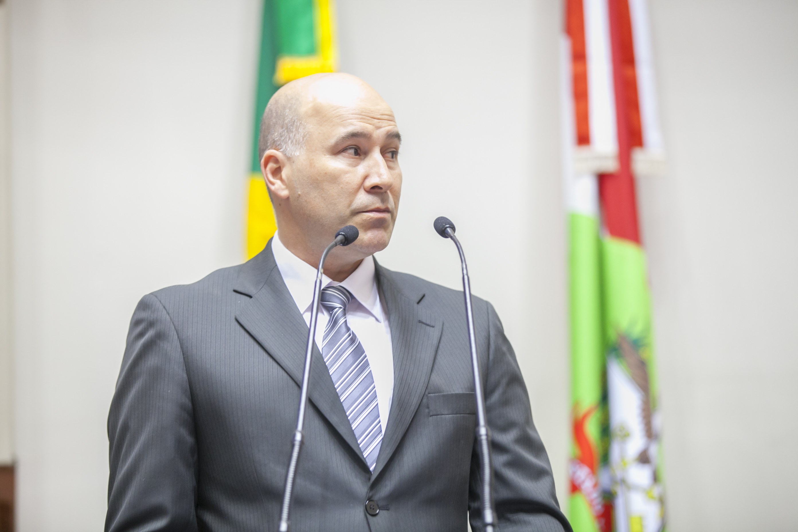 Sessão Ordinária. Márcio Claudio Cardoso, especialista em recursos hídricos.