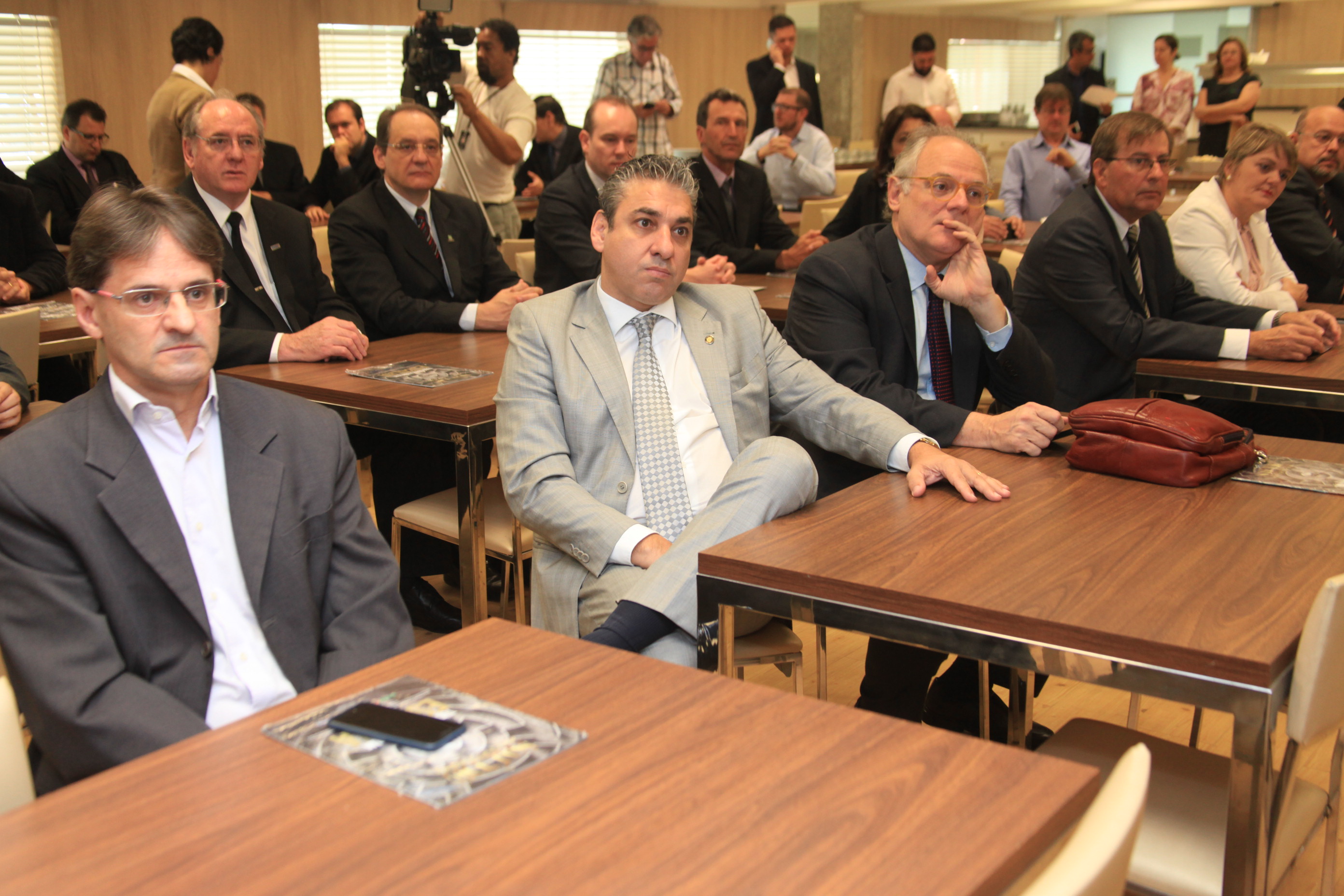 Deputados Participam de Café-da-Manhã Oferecido pela Federação dos Hospitais Filantrópicos de SC.