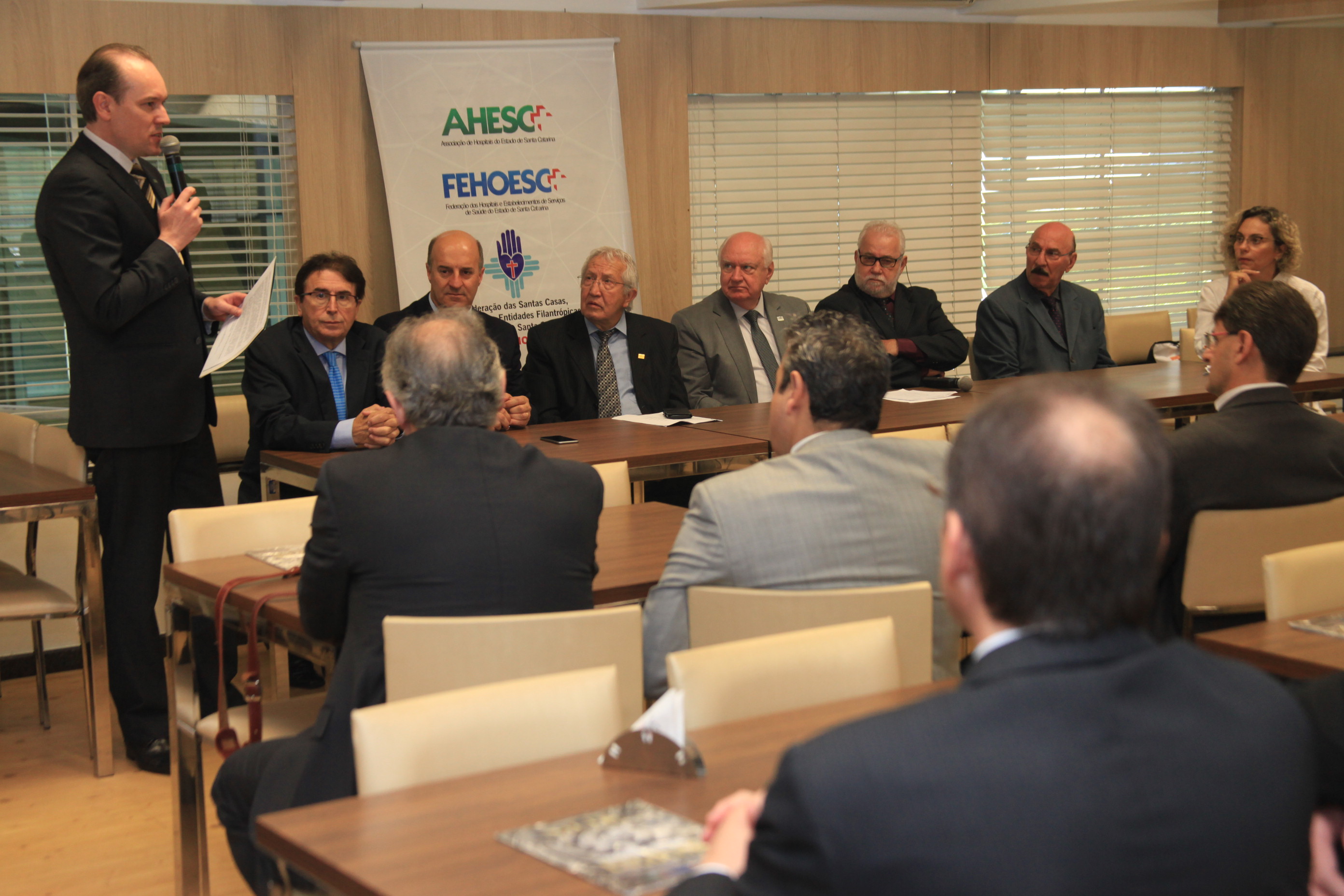 Deputados Participam de Café-da-Manhã Oferecido pela Federação dos Hospitais Filantrópicos de SC.