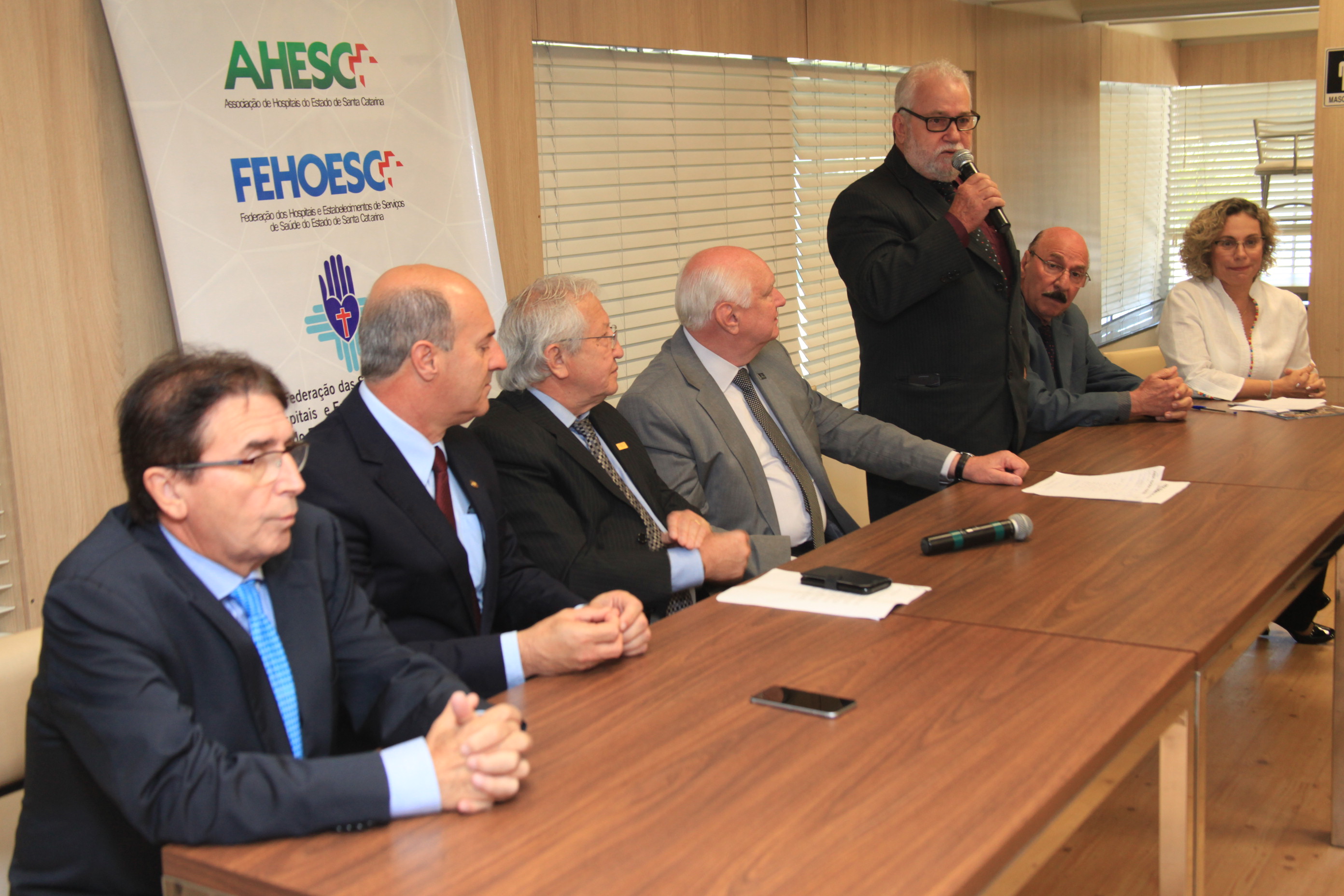 Deputados Participam de Café-da-Manhã Oferecido pela Federação dos Hospitais Filantrópicos de SC.