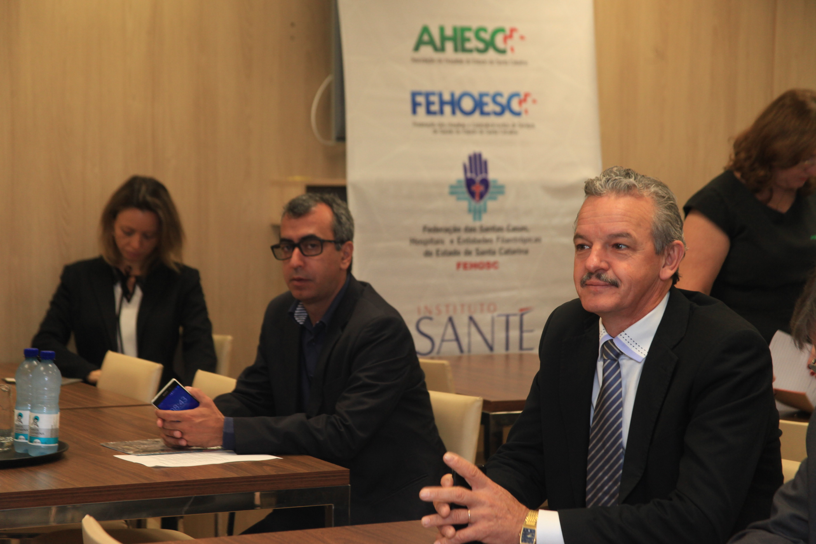 Deputados Participam de Café-da-Manhã Oferecido pela Federação dos Hospitais Filantrópicos de SC.