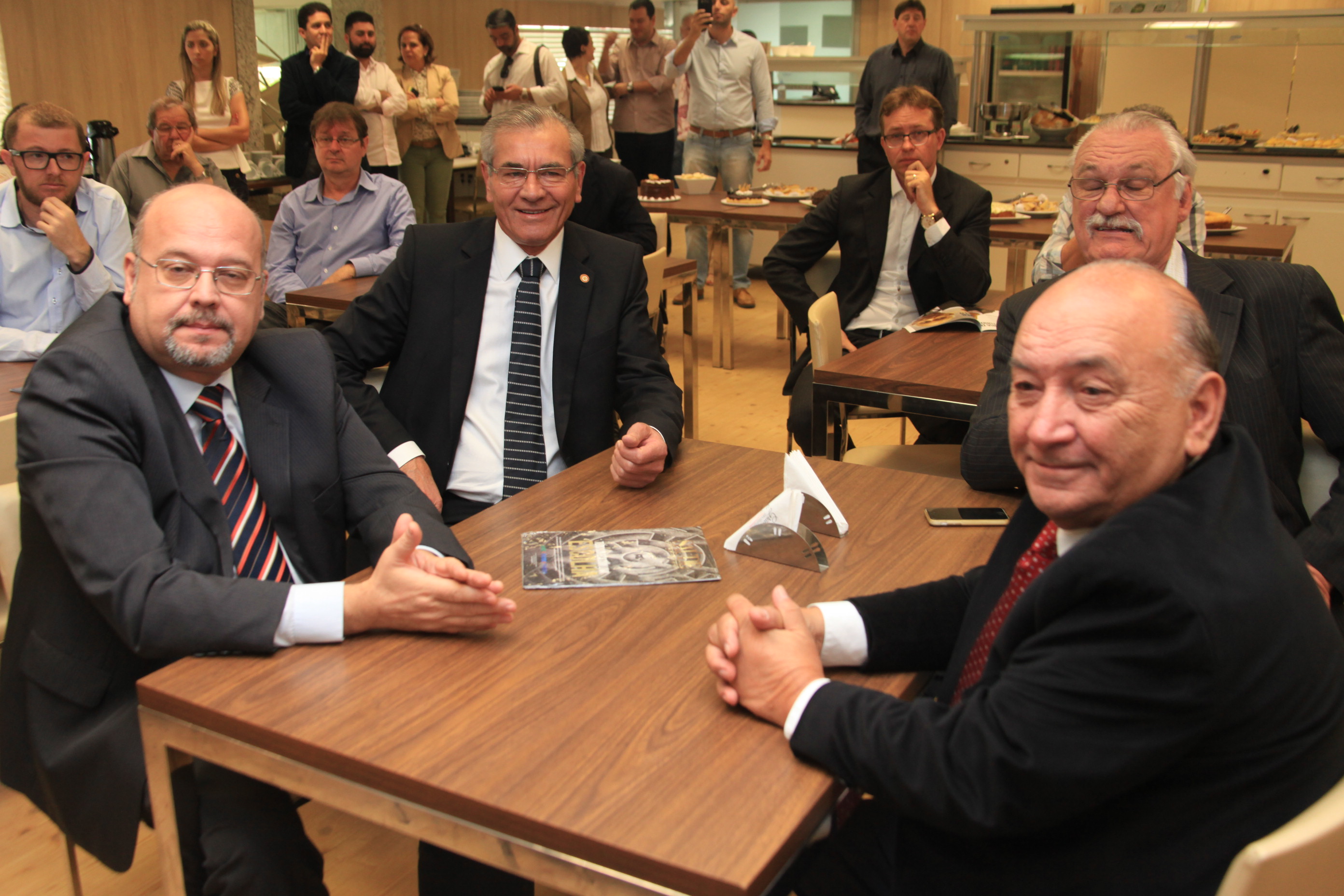 Deputados Participam de Café-da-Manhã Oferecido pela Federação dos Hospitais Filantrópicos de SC.