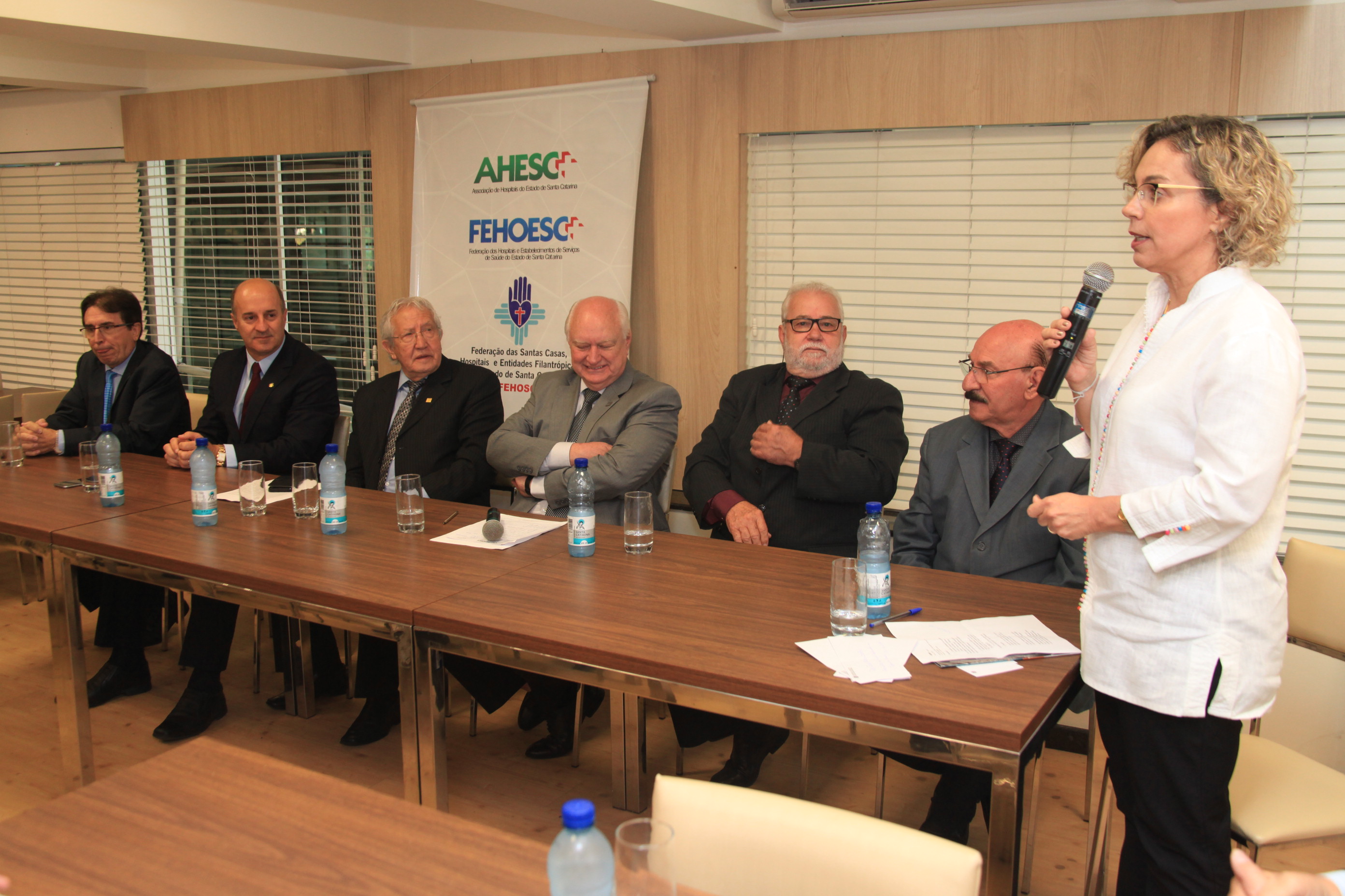 Deputados Participam de Café-da-Manhã Oferecido pela Federação dos Hospitais Filantrópicos de SC.