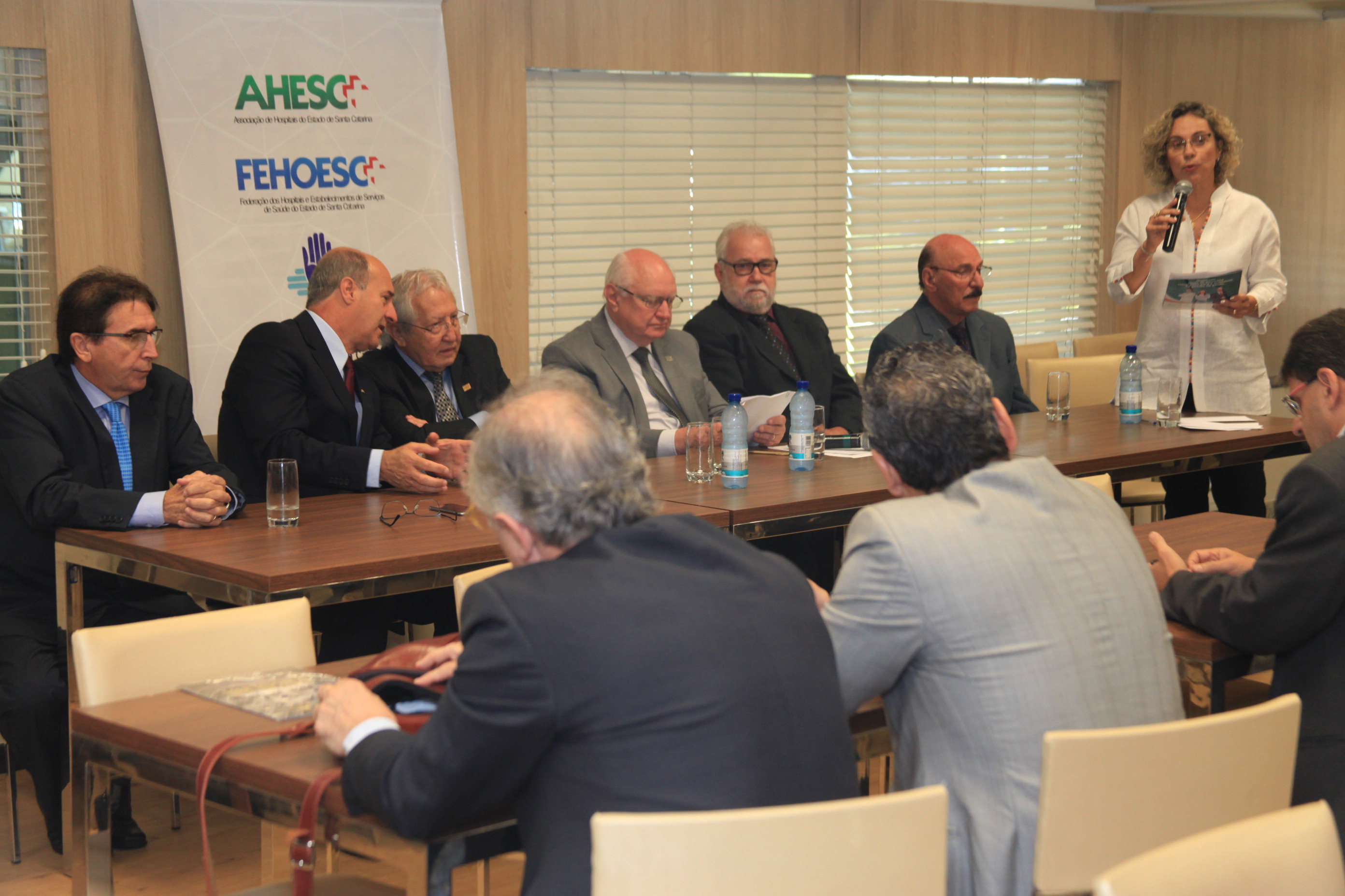 Deputados Participam de Café-da-Manhã Oferecido pela Federação dos Hospitais Filantrópicos de SC.
