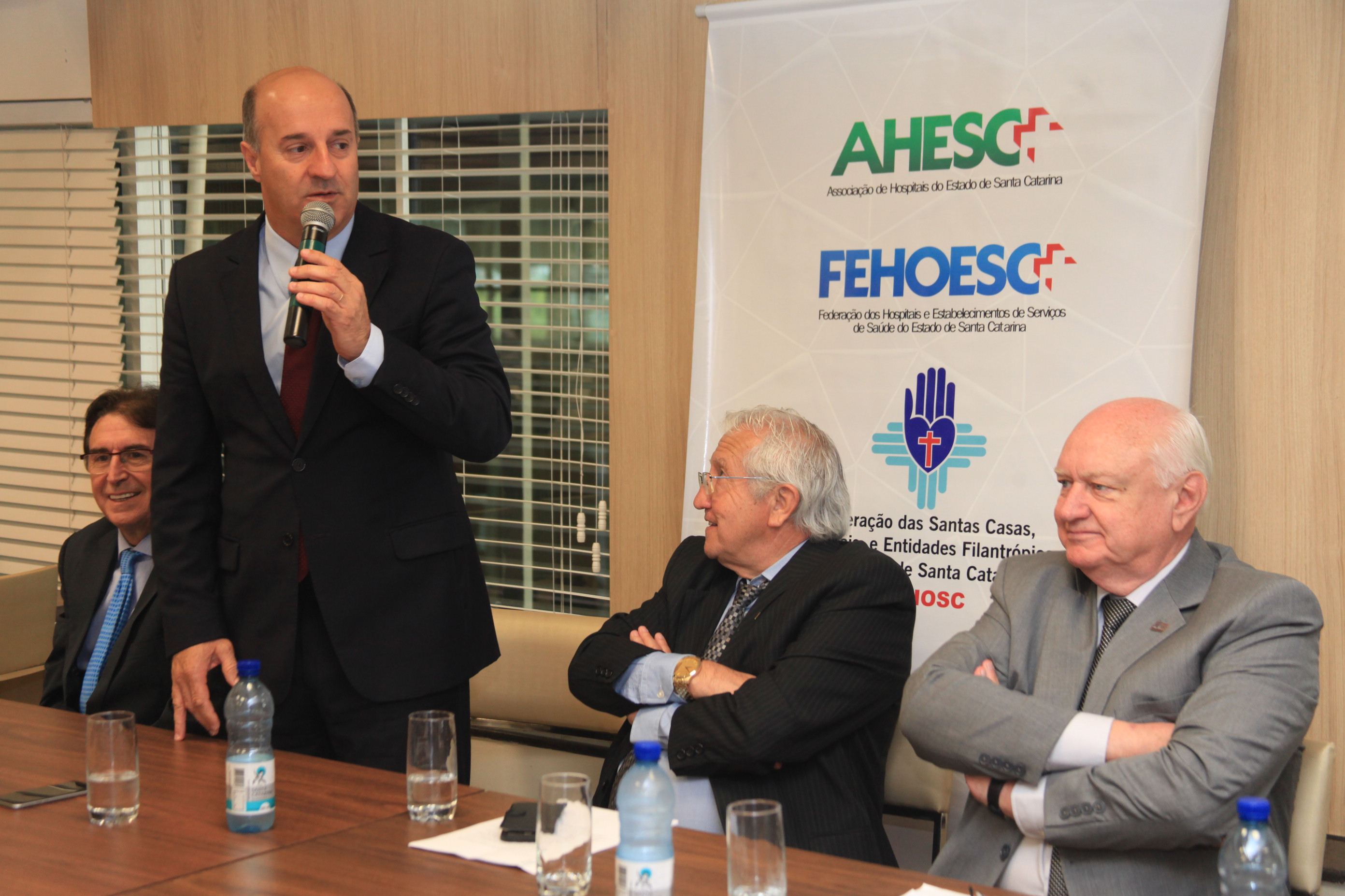Deputados Participam de Café-da-Manhã Oferecido pela Federação dos Hospitais Filantrópicos de SC.
