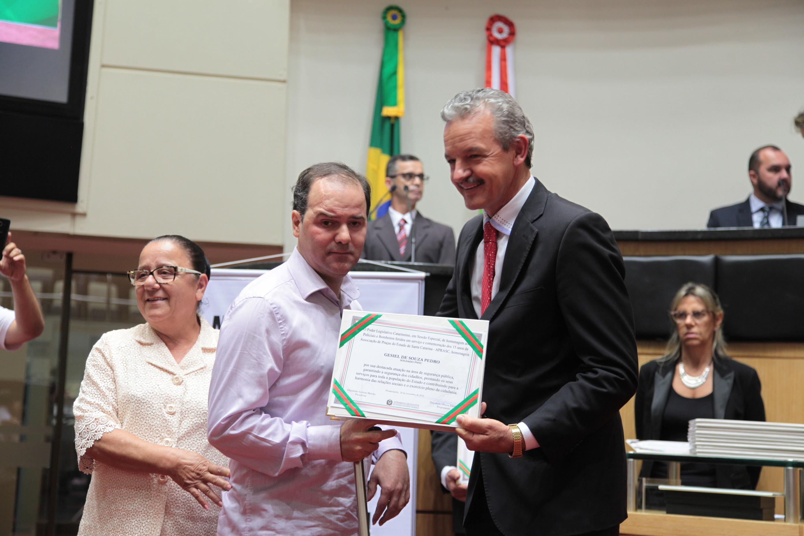 Sessão Especial - Homenagem aos Policiais e Bombeiros Feridos e 15 Anos da APRASC