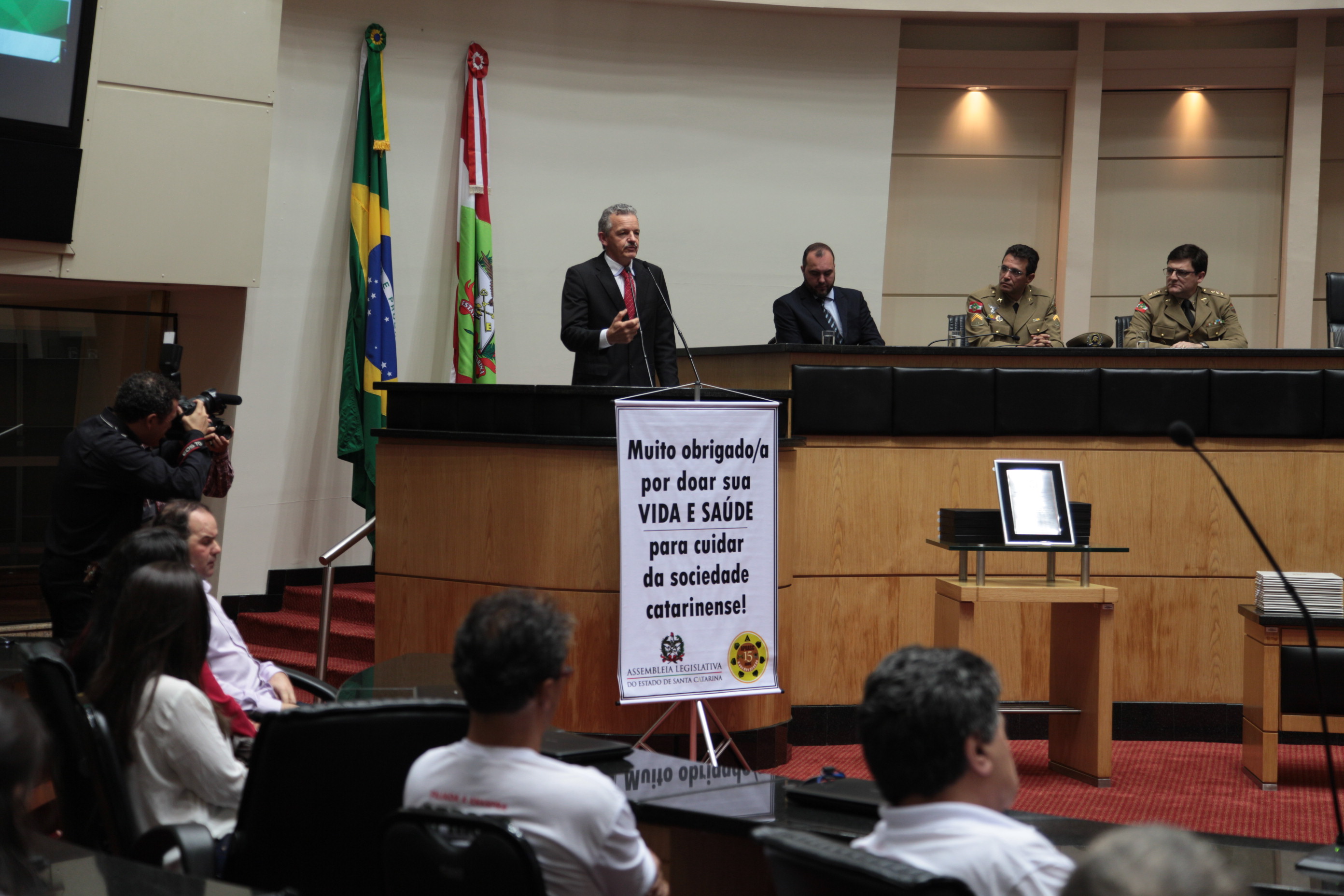 Sessão Especial - Homenagem aos Policiais e Bombeiros Feridos e 15 Anos da APRASC