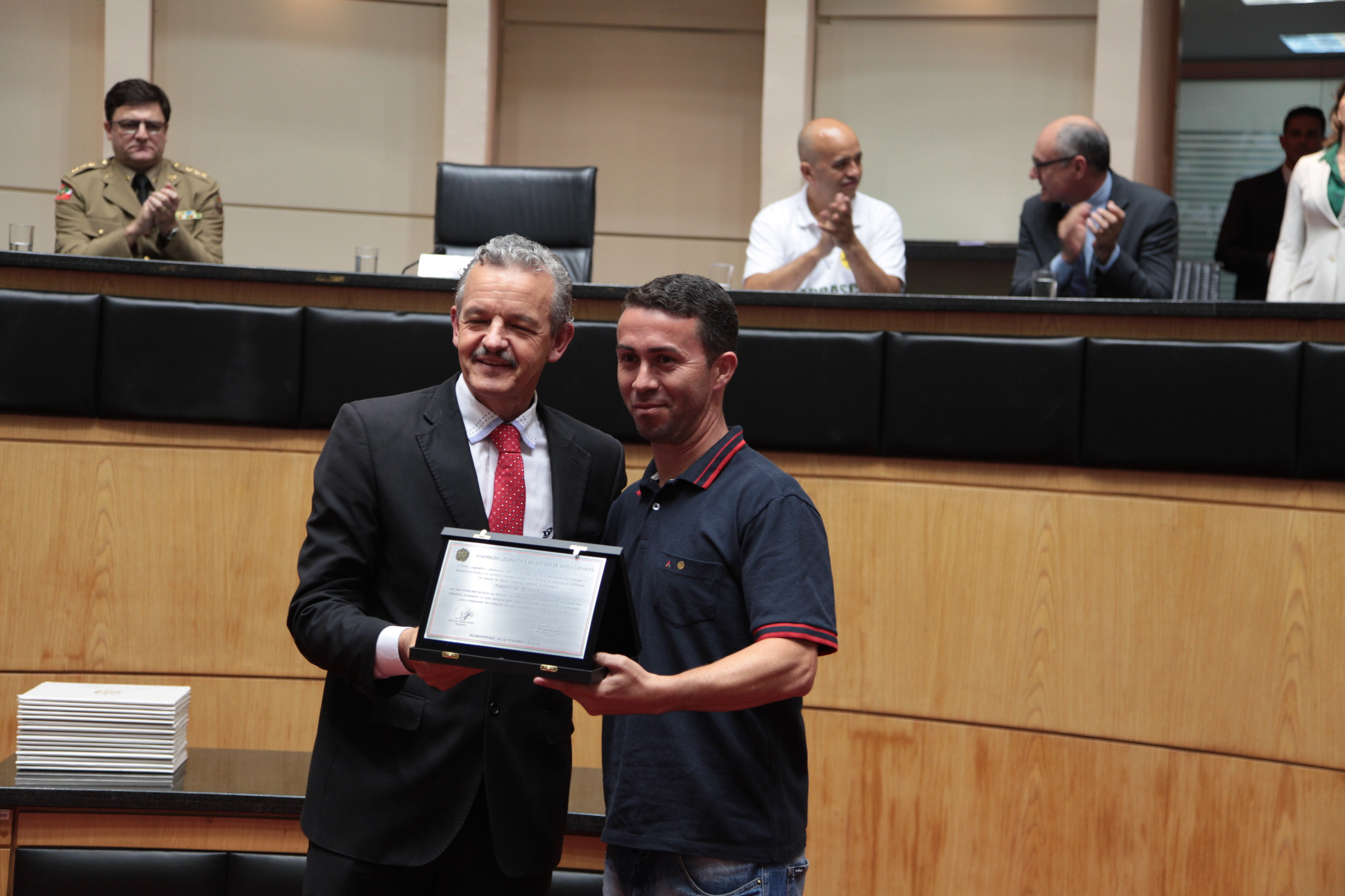 Sessão Especial - Homenagem aos Policiais e Bombeiros Feridos e 15 Anos da APRASC