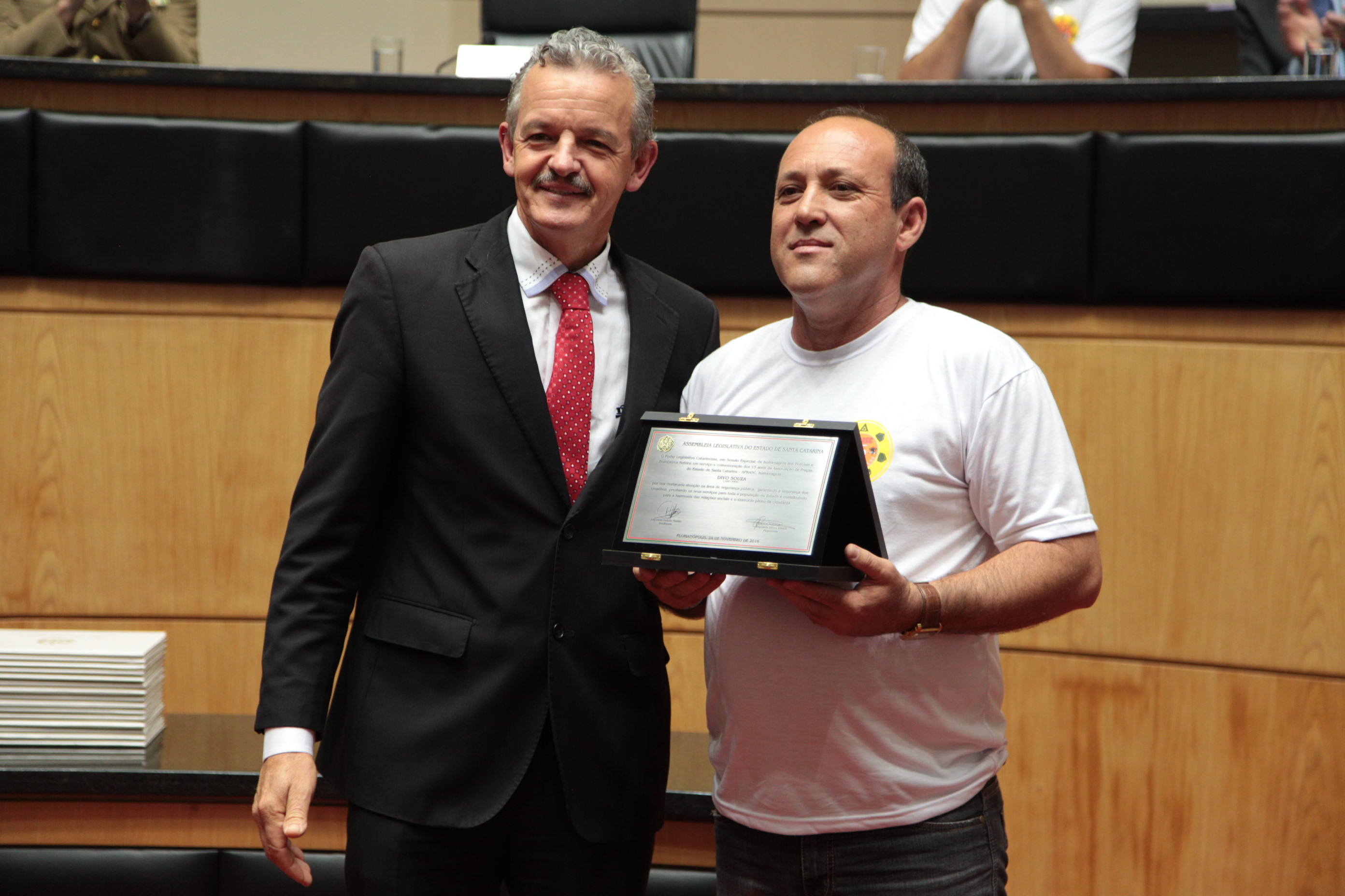 Sessão Especial - Homenagem aos Policiais e Bombeiros Feridos e 15 Anos da APRASC