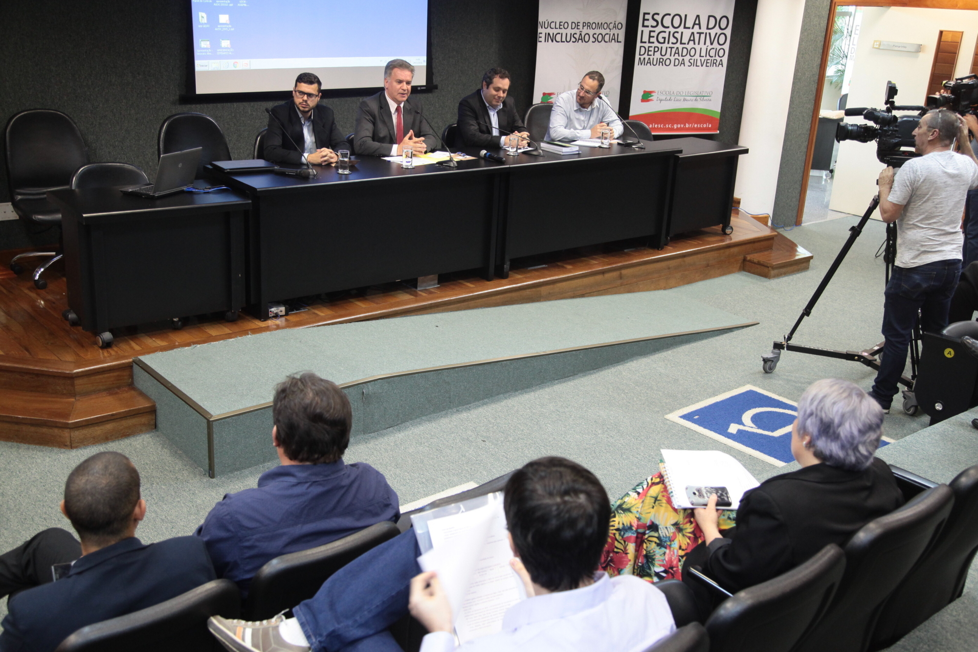 Seminário promove troca de conhecimentos acadêmicos sobre transporte e logística