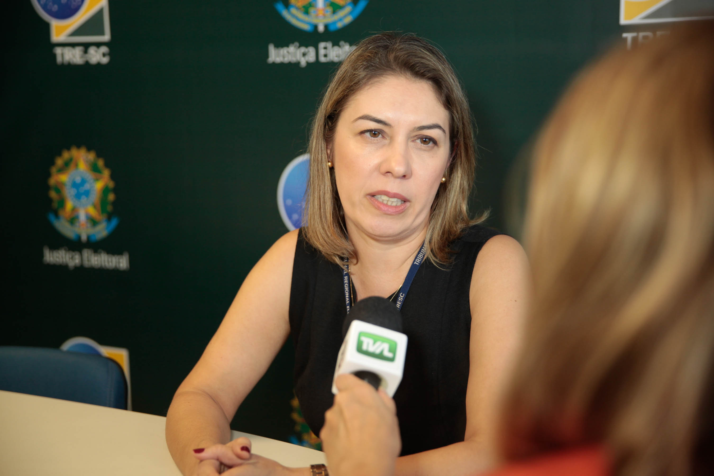 Prazo para justificativa de voto. Renata Fávere, secretária da corregedoria do TRE-SC.