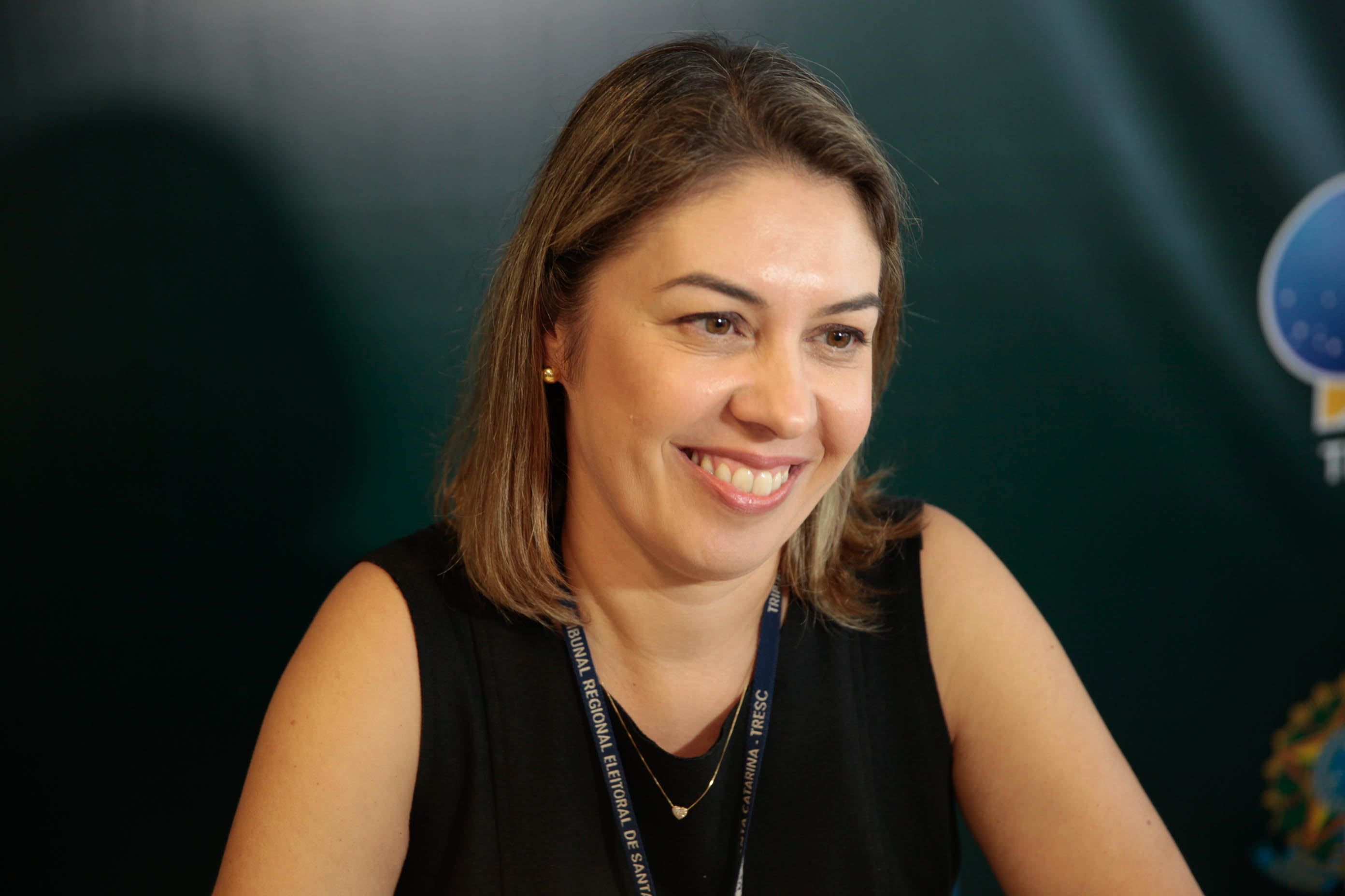 Prazo para justificativa de voto. Renata Fávere, secretária da corregedoria do TRE-SC.