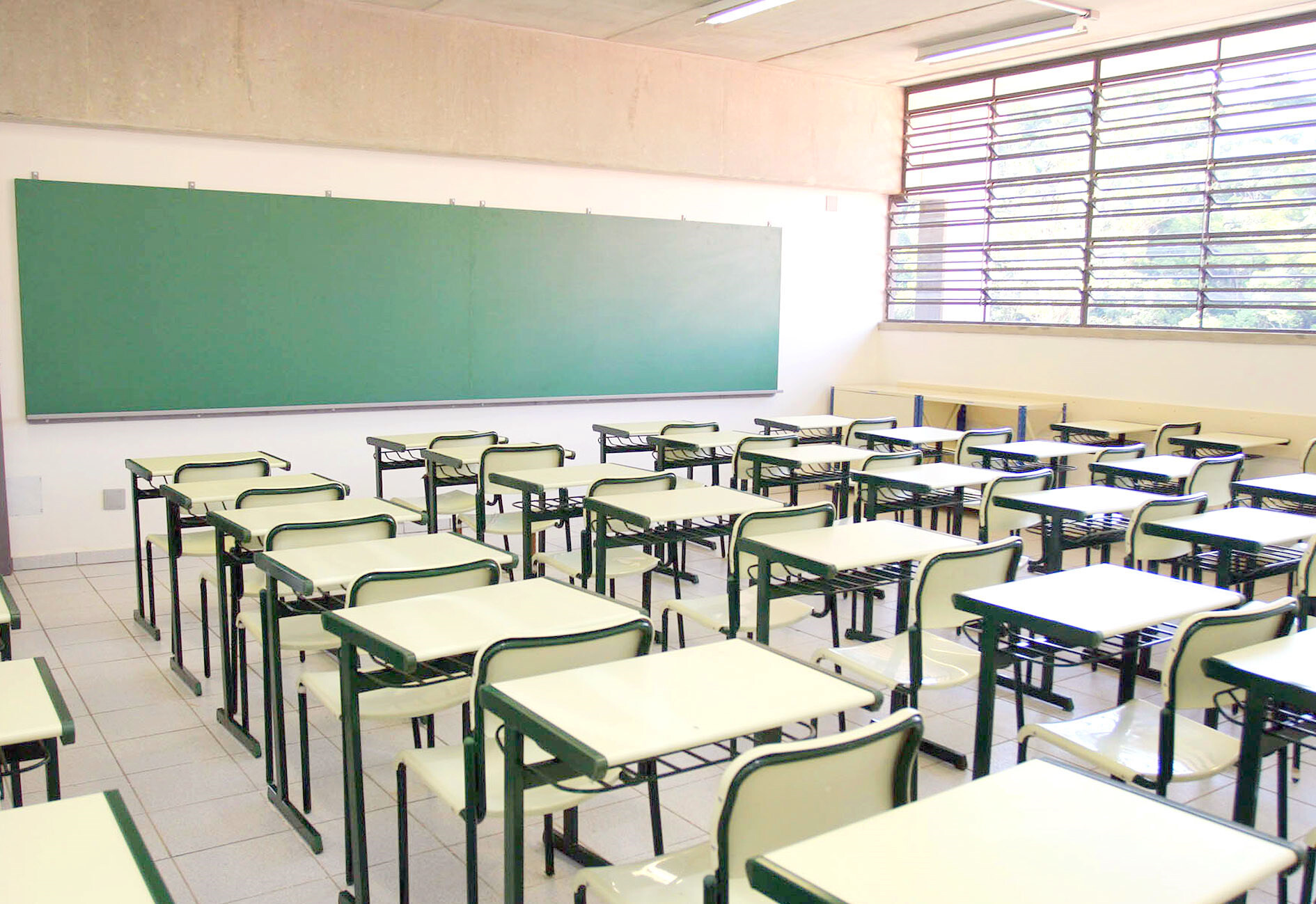 Governo pode ter que debater com a comunidade projetos de reforma de escolas